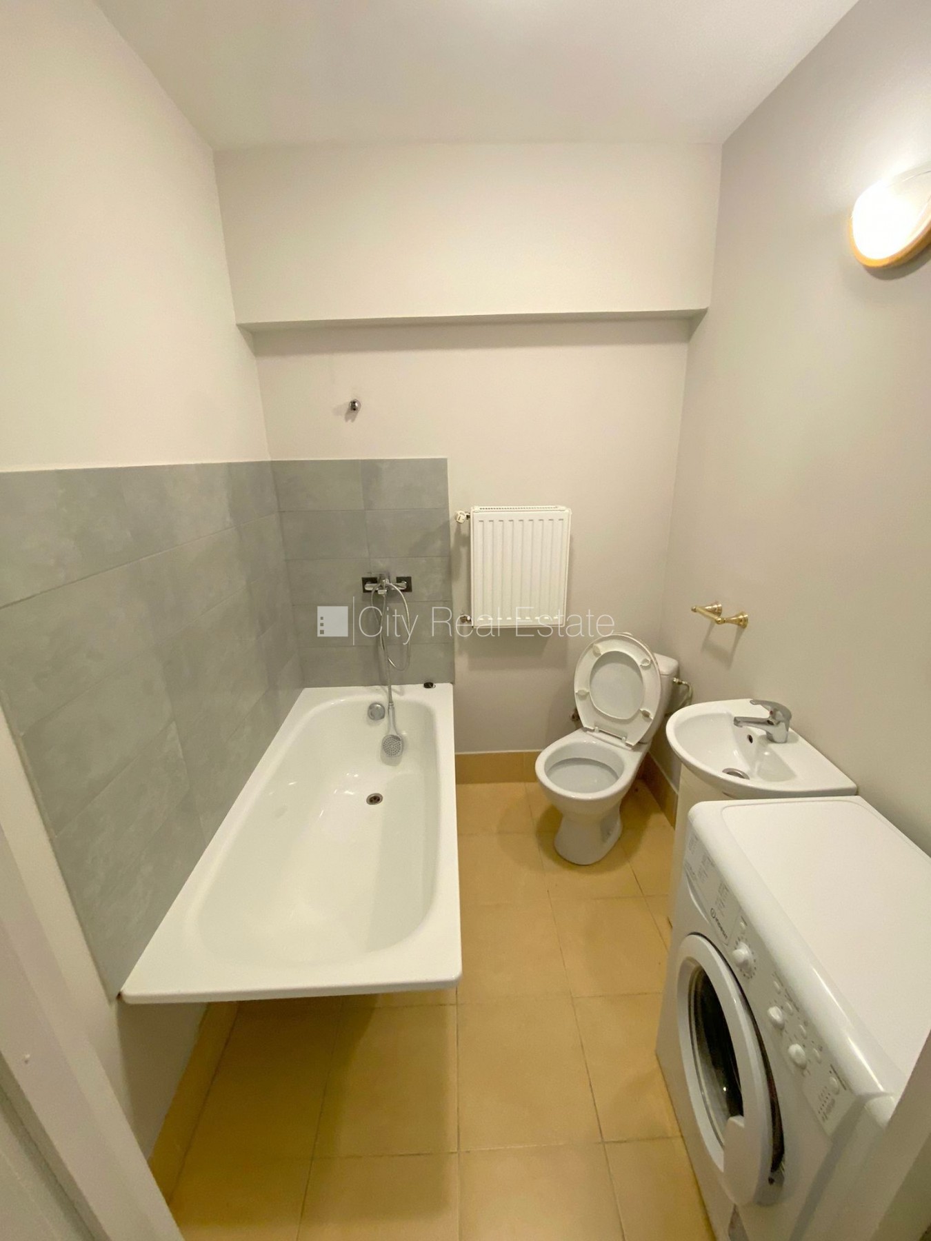 Sludinājumi. Projekts - Matīsa 38, pagalma ēka, renovēta māja, labiekārtots apzaļumots pagalms, slēgts pagalms, Cena: 290 EUR/mēn Foto #4