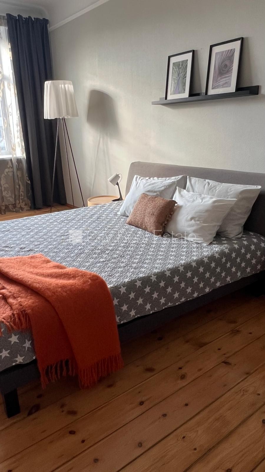 Sludinājumi. Fasādes māja, renovēta māja, slēgts pagalms, ieeja no ielas un pagalma, kāpņu telpa pēc kapitālā Cena: 800 EUR/mēn Foto #16