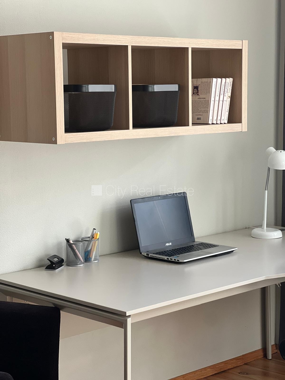 Sludinājumi. Fasādes māja, renovēta māja, slēgts pagalms, ieeja no ielas un pagalma, kāpņu telpa pēc kapitālā Cena: 800 EUR/mēn Foto #7