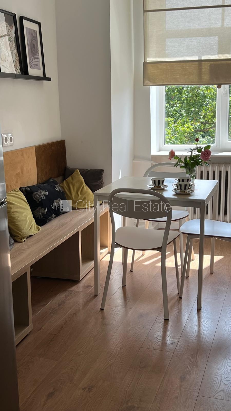 Sludinājumi. Fasādes māja, renovēta māja, slēgts pagalms, ieeja no ielas un pagalma, kāpņu telpa pēc kapitālā Cena: 800 EUR/mēn Foto #9