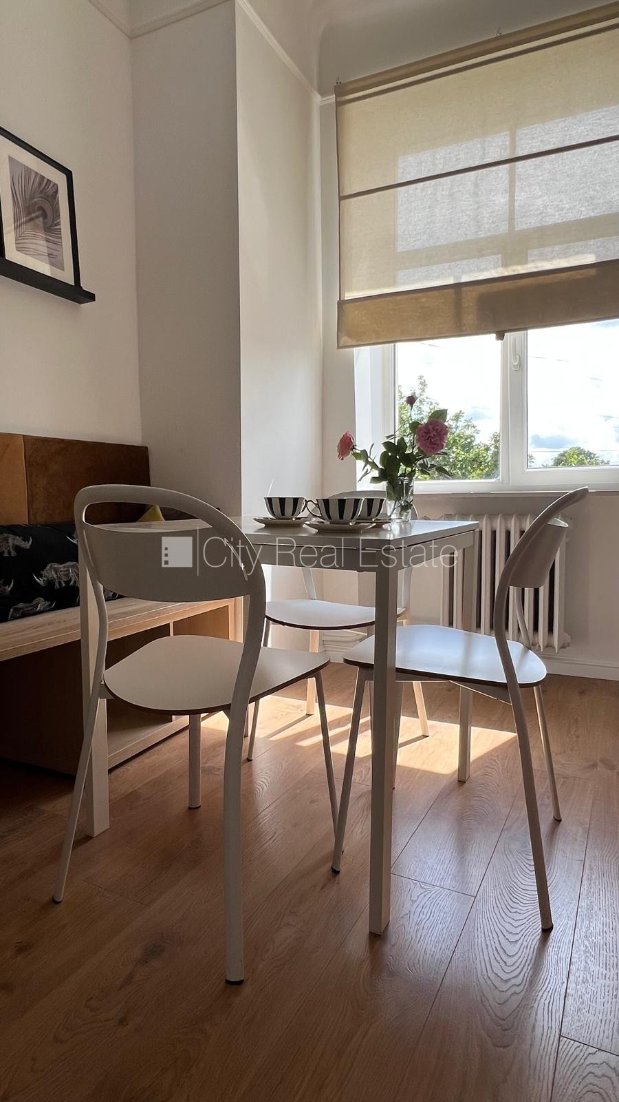 Sludinājumi. Fasādes māja, renovēta māja, slēgts pagalms, ieeja no ielas un pagalma, kāpņu telpa pēc kapitālā Cena: 800 EUR/mēn Foto #11