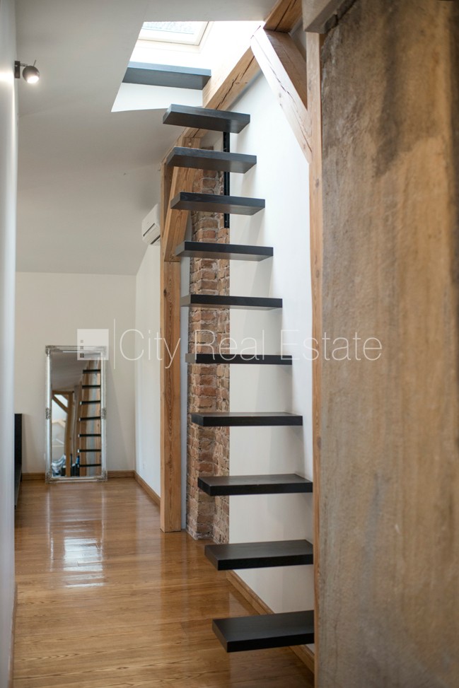 Sludinājumi. Fasādes māja, mansards, kāpņu telpa pēc kapitālā remonta, franču balkons, jumta terase, istabas Cena: 370000 EUR Foto #24