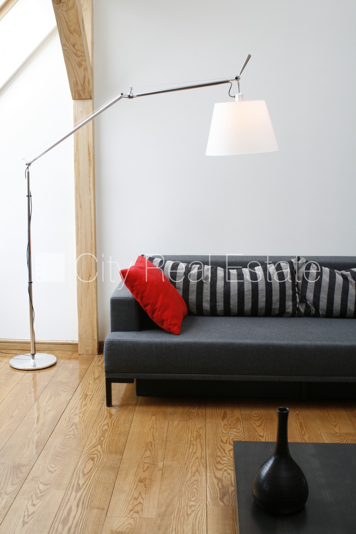 Sludinājumi. Fasādes māja, mansards, kāpņu telpa pēc kapitālā remonta, franču balkons, jumta terase, istabas Cena: 370000 EUR Foto #5