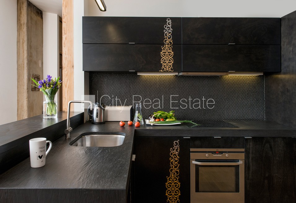 Sludinājumi. Fasādes māja, mansards, kāpņu telpa pēc kapitālā remonta, franču balkons, jumta terase, istabas Cena: 370000 EUR Foto #9