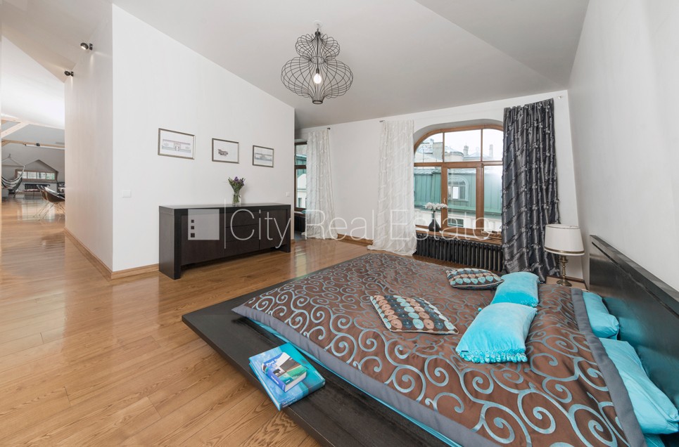 Sludinājumi. Fasādes māja, mansards, kāpņu telpa pēc kapitālā remonta, franču balkons, jumta terase, istabas Cena: 370000 EUR Foto #14