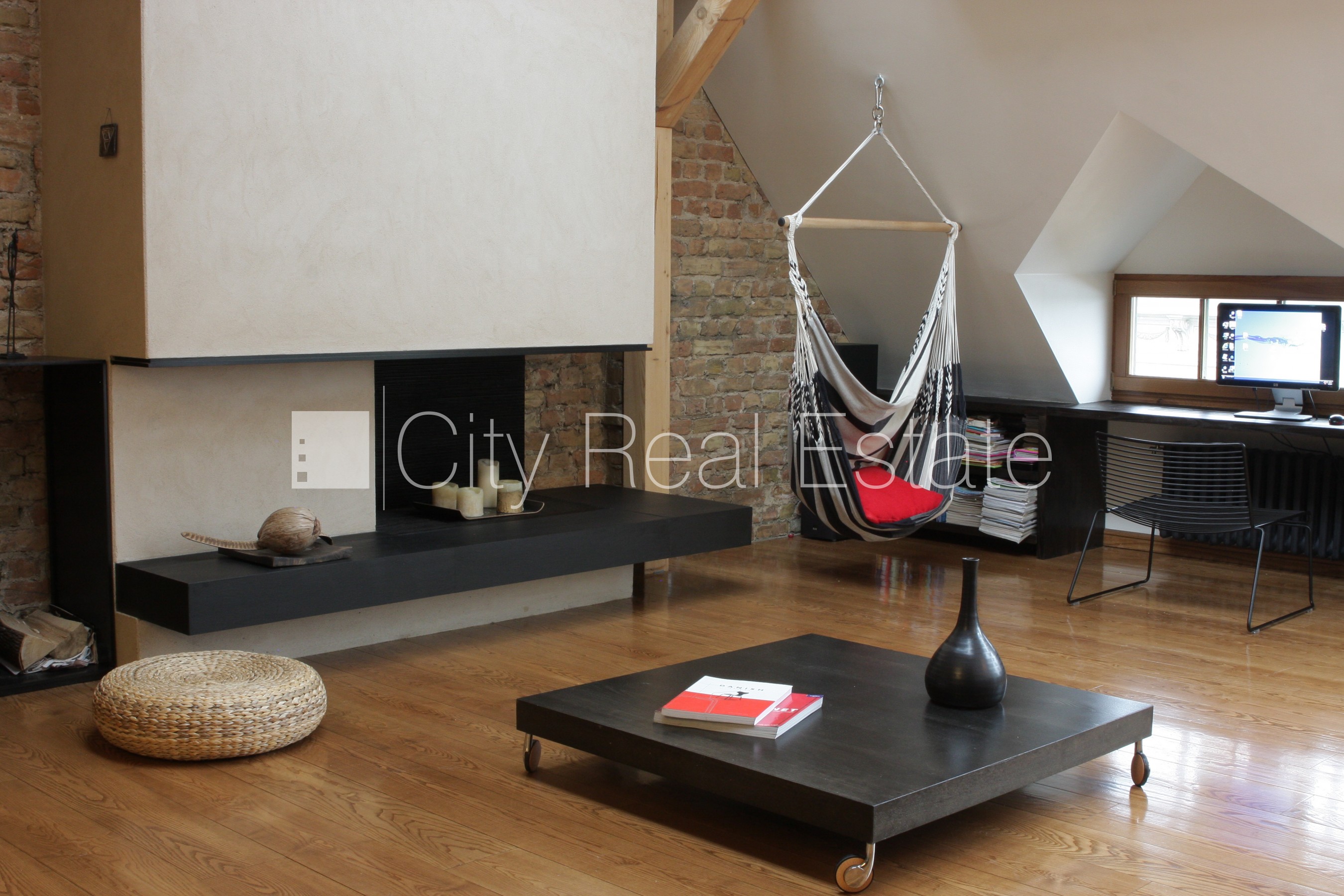 Sludinājumi. Fasādes māja, mansards, kāpņu telpa pēc kapitālā remonta, franču balkons, jumta terase, istabas Cena: 370000 EUR Foto #4