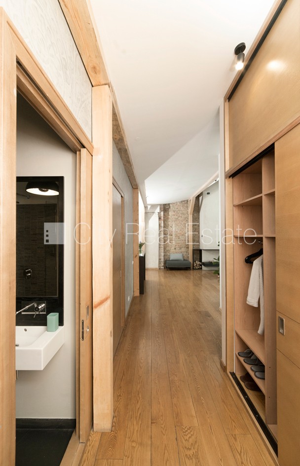 Sludinājumi. Fasādes māja, mansards, kāpņu telpa pēc kapitālā remonta, franču balkons, jumta terase, istabas Cena: 370000 EUR Foto #23