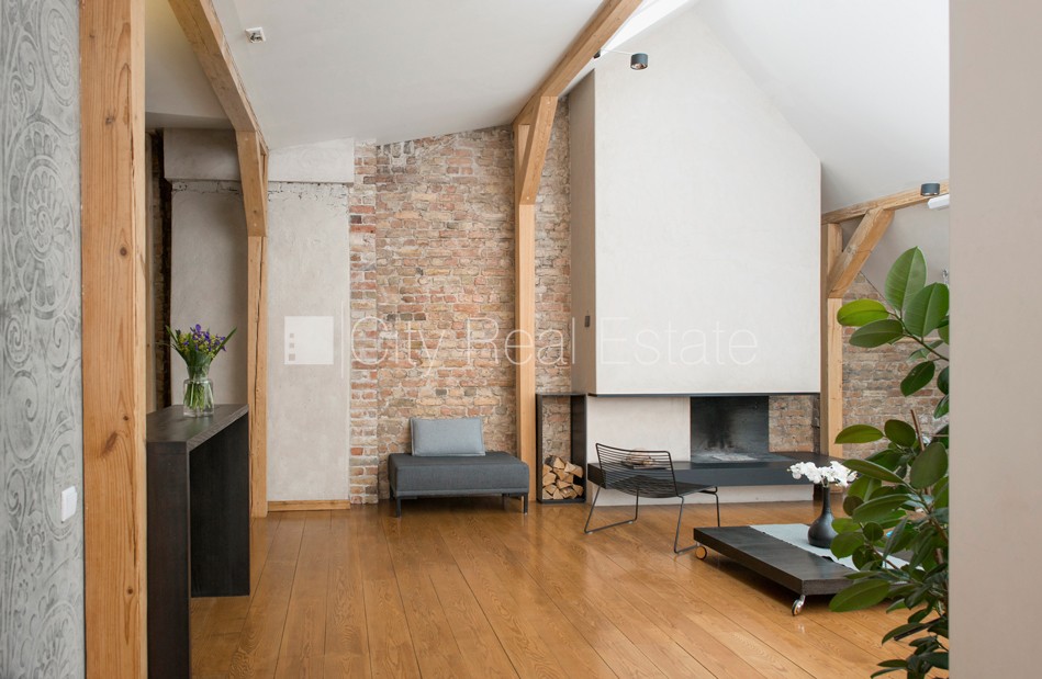 Sludinājumi. Fasādes māja, mansards, kāpņu telpa pēc kapitālā remonta, franču balkons, jumta terase, istabas Cena: 370000 EUR Foto #3