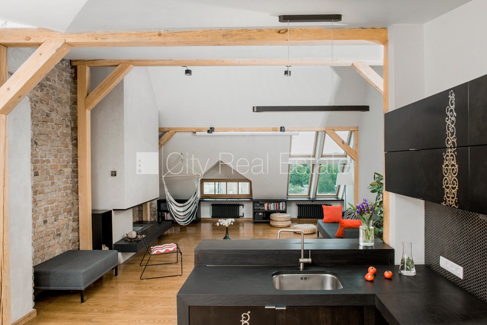 Sludinājumi. Fasādes māja, mansards, kāpņu telpa pēc kapitālā remonta, franču balkons, jumta terase, istabas Cena: 370000 EUR Foto #8