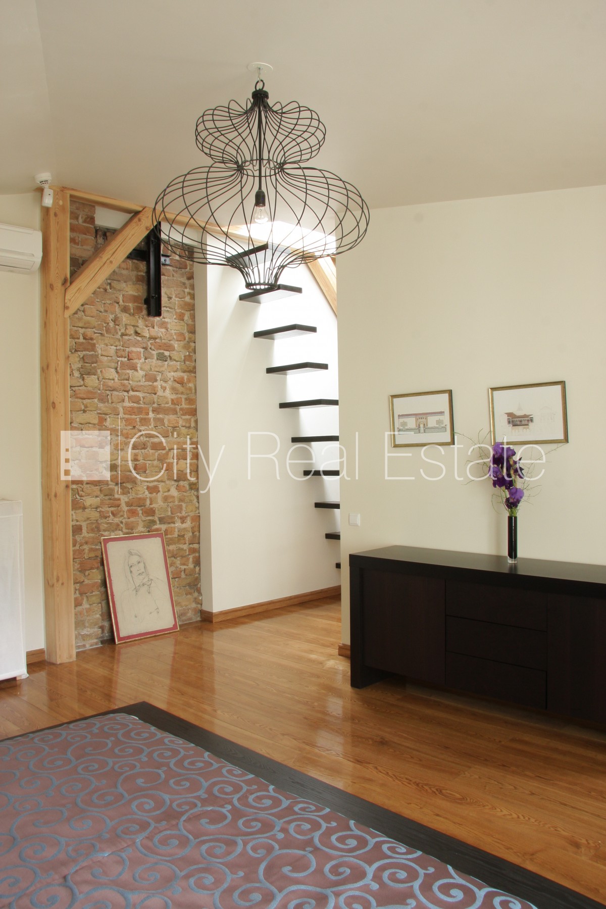 Sludinājumi. Fasādes māja, mansards, kāpņu telpa pēc kapitālā remonta, franču balkons, jumta terase, istabas Cena: 370000 EUR Foto #13