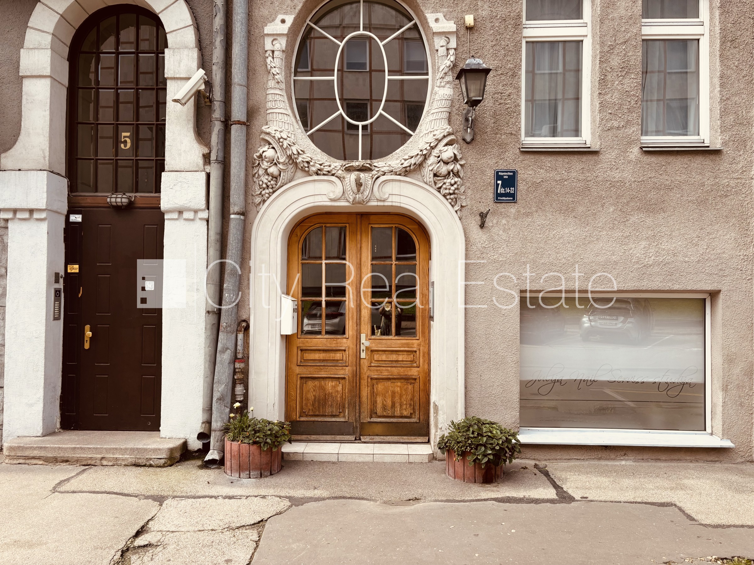 Sludinājumi. Fasādes māja, renovēta māja, teritorijas iebrauktuves vārti aprīkoti ar automatizētu atvēršanās un Cena: 1200 EUR/mēn Foto #16