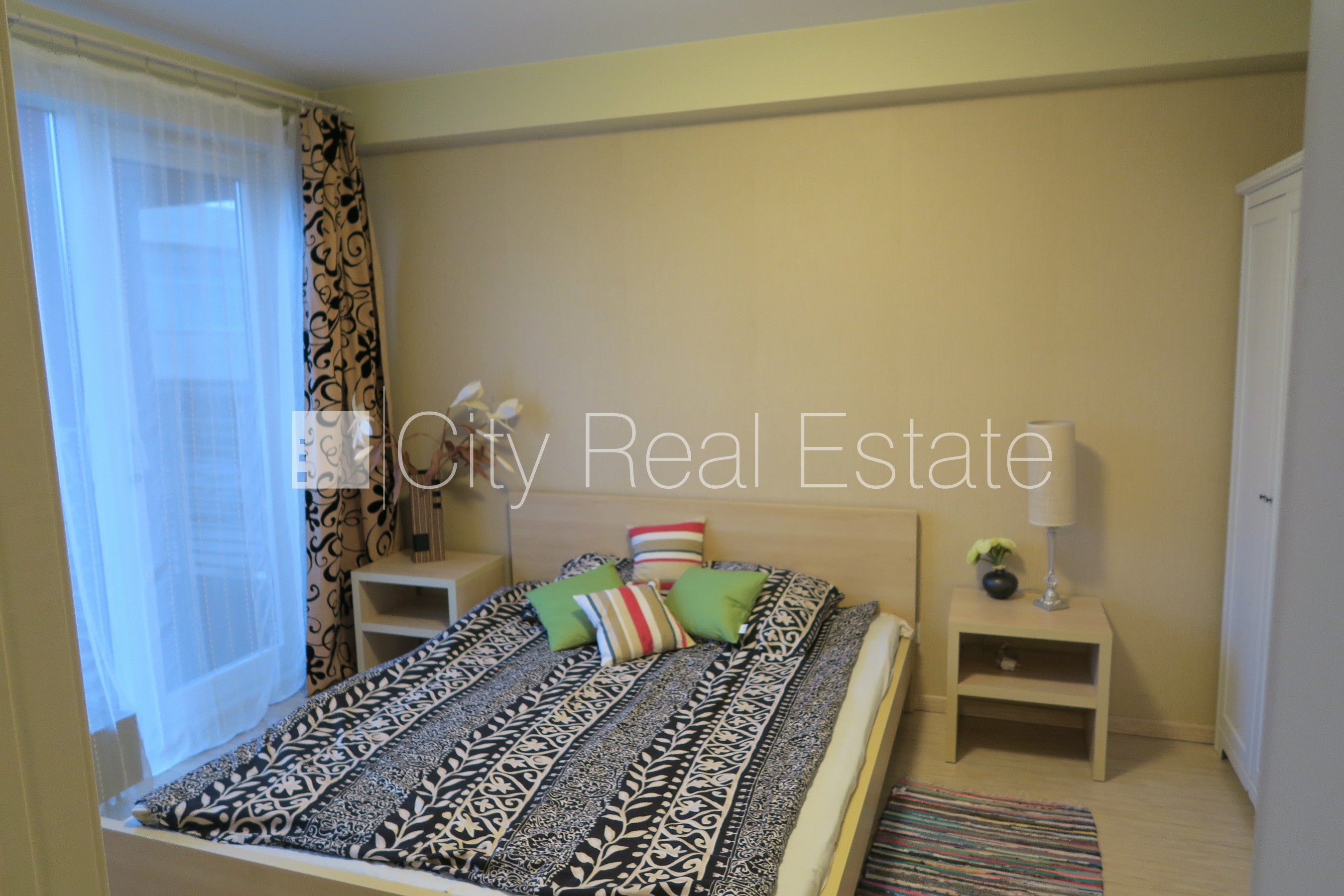 Sludinājumi. Projekts - Centra Nams, jaunceltne, labiekārtots apzaļumots pagalms, iespēja nomāt autostāvvietu, Cena: 500 EUR/mēn Foto #1