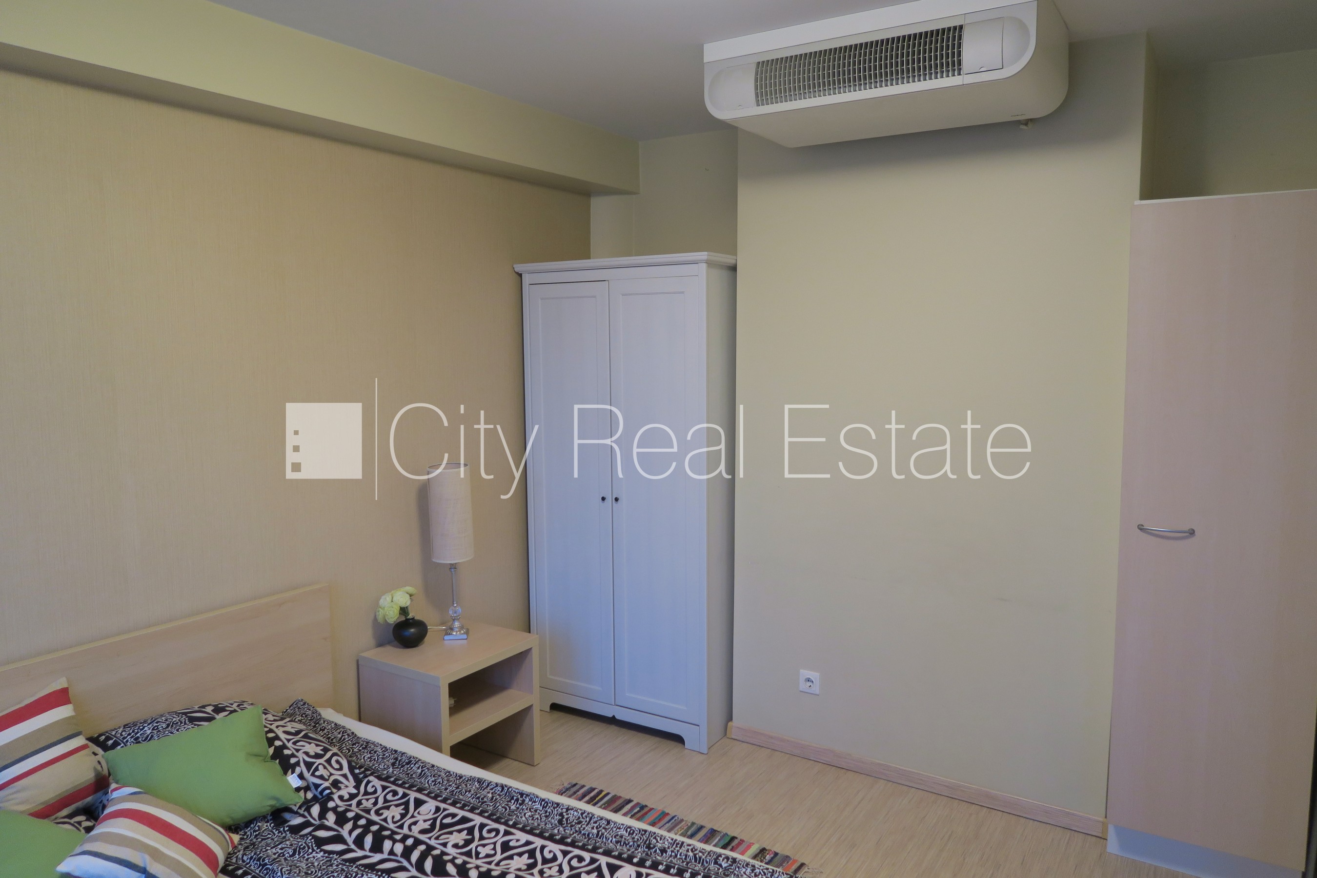 Sludinājumi. Projekts - Centra Nams, jaunceltne, labiekārtots apzaļumots pagalms, iespēja nomāt autostāvvietu, Cena: 500 EUR/mēn Foto #2