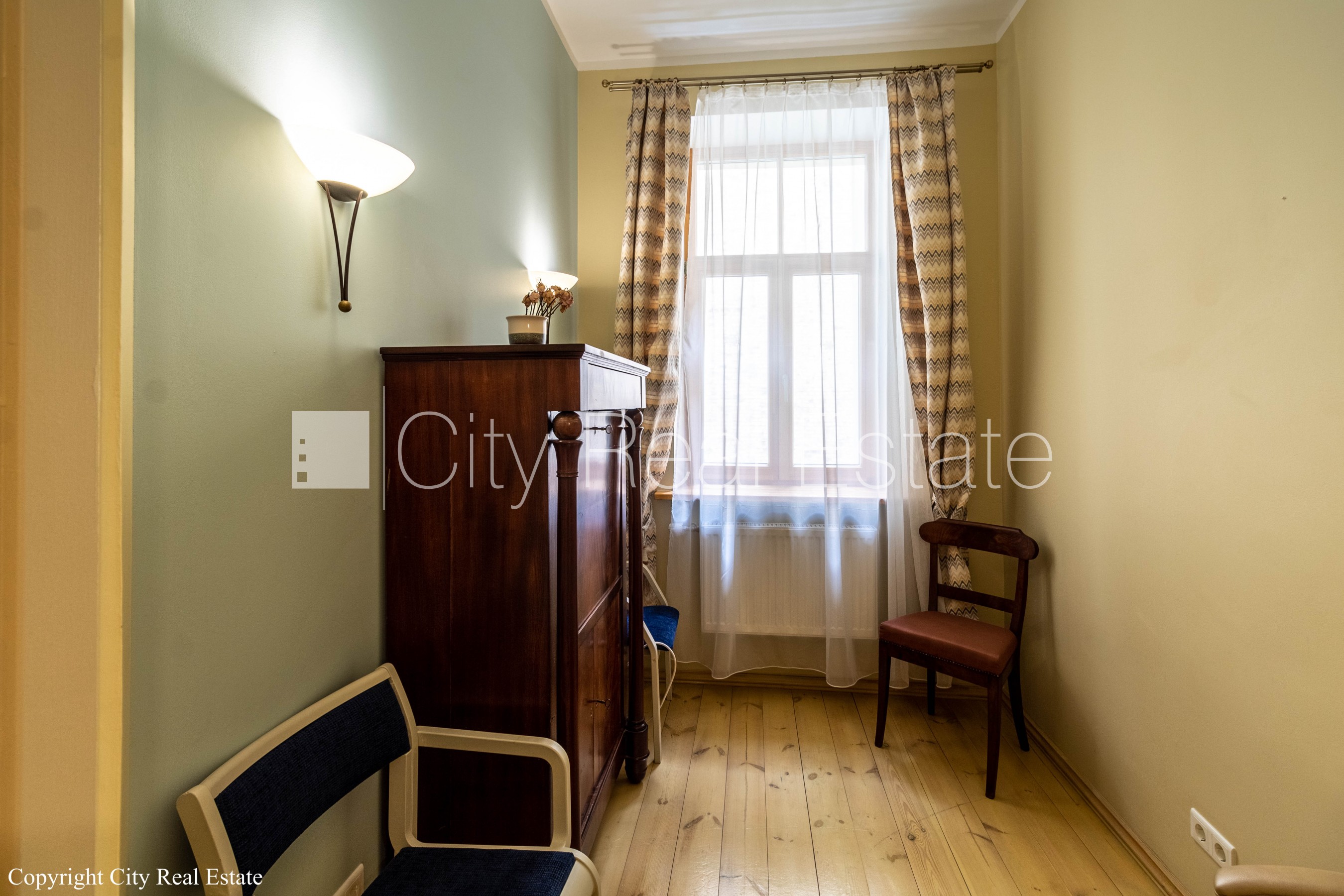 Sludinājumi. Pagalma ēka, renovēta māja, labiekārtots apzaļumots pagalms, slēgts pagalms, iežogota teritorija ar Cena: 1200 EUR/mēn Foto #12