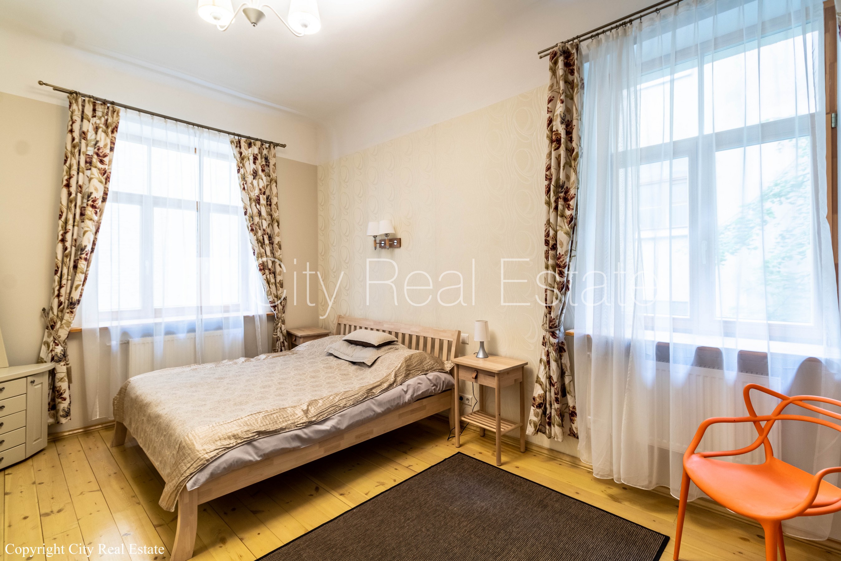 Sludinājumi. Pagalma ēka, renovēta māja, labiekārtots apzaļumots pagalms, slēgts pagalms, iežogota teritorija ar Cena: 1200 EUR/mēn Foto #6