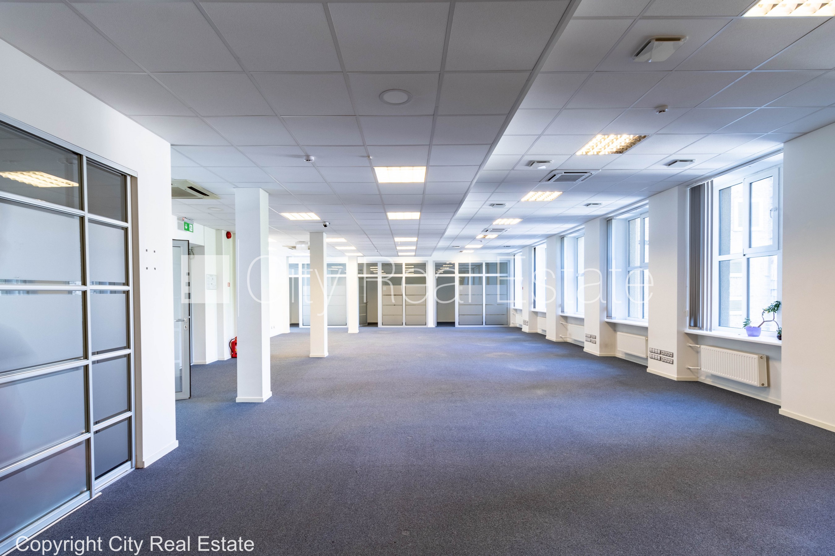 Объявление. Фасадный дом, реновированный дом, плата за обслуживание одного квадратного метра в  месяц 1,6 EUR, Цена: 3199 EUR/мес. Foto #1