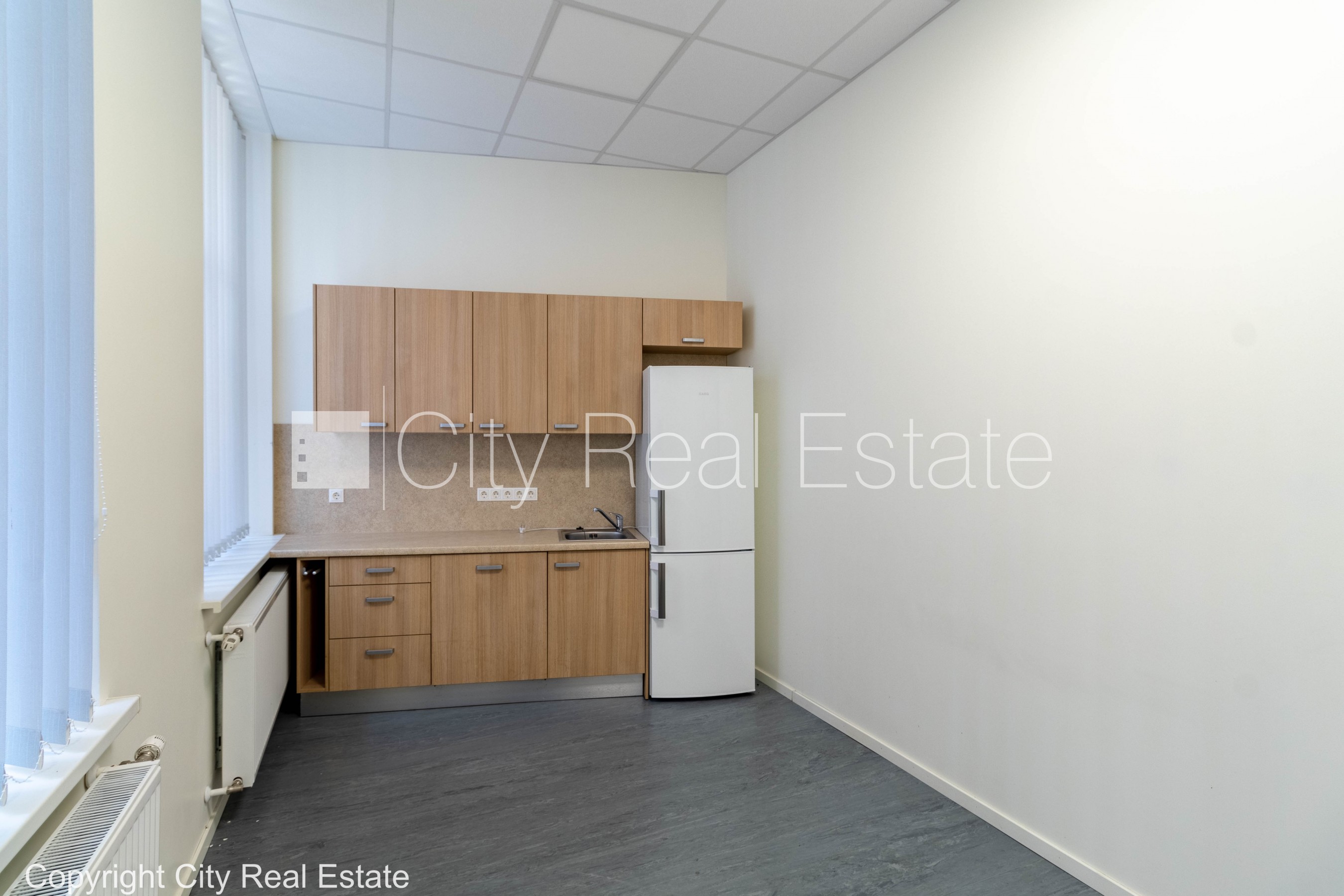 Sludinājumi. Fasādes māja, renovēta māja, viena kvadrātmetra apsaimniekošanas maksa mēnesī  1,6 EUR, apsargāta Cena: 7551 EUR/mēn Foto #6