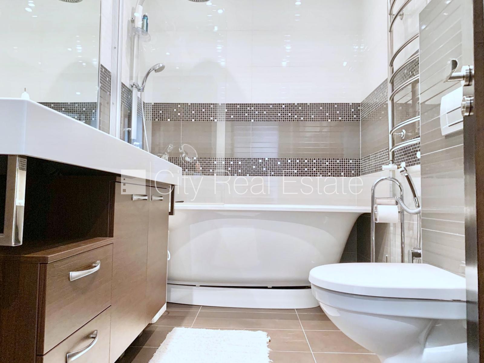 Sludinājumi. Jaunceltne, labiekārtots apzaļumots pagalms, slēgts pagalms, pazemes autostāvvieta, ir lifts, Cena: 1000 EUR/mēn Foto #12