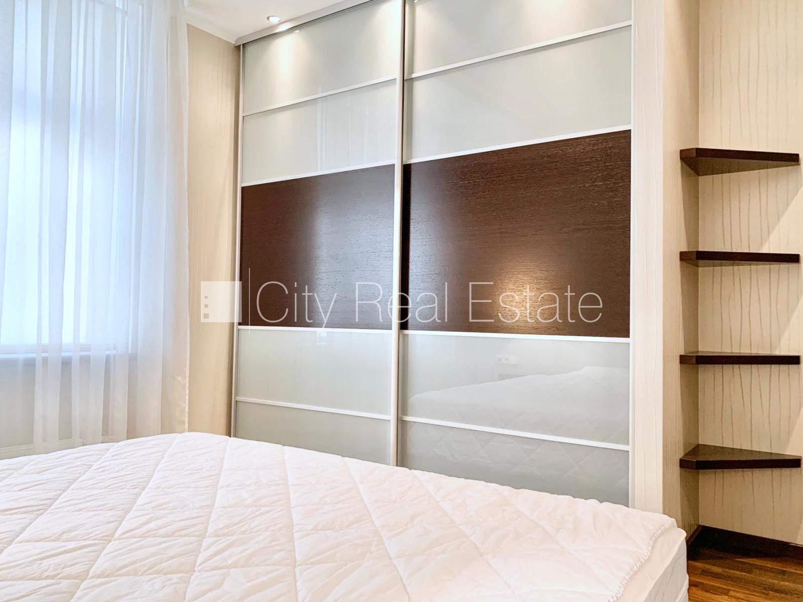 Sludinājumi. Jaunceltne, labiekārtots apzaļumots pagalms, slēgts pagalms, pazemes autostāvvieta, ir lifts, Cena: 1000 EUR/mēn Foto #4