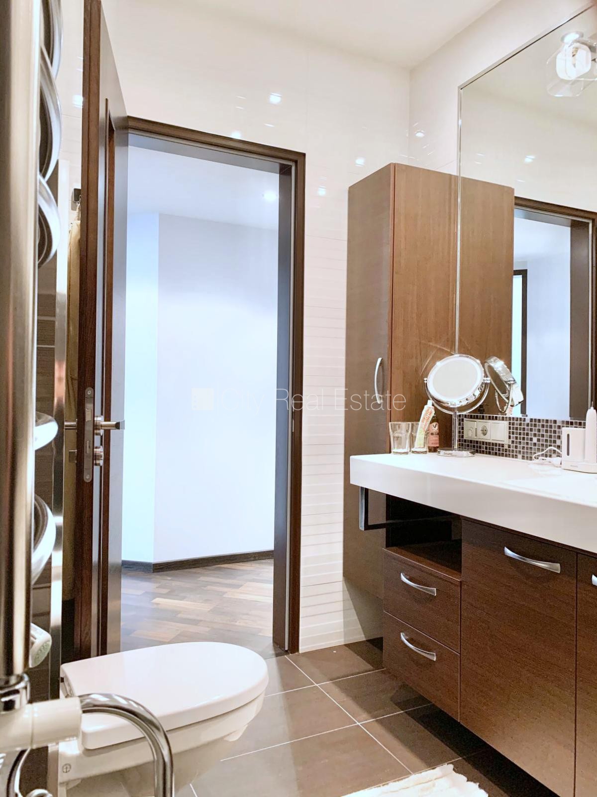 Sludinājumi. Jaunceltne, labiekārtots apzaļumots pagalms, slēgts pagalms, pazemes autostāvvieta, ir lifts, Cena: 1000 EUR/mēn Foto #11