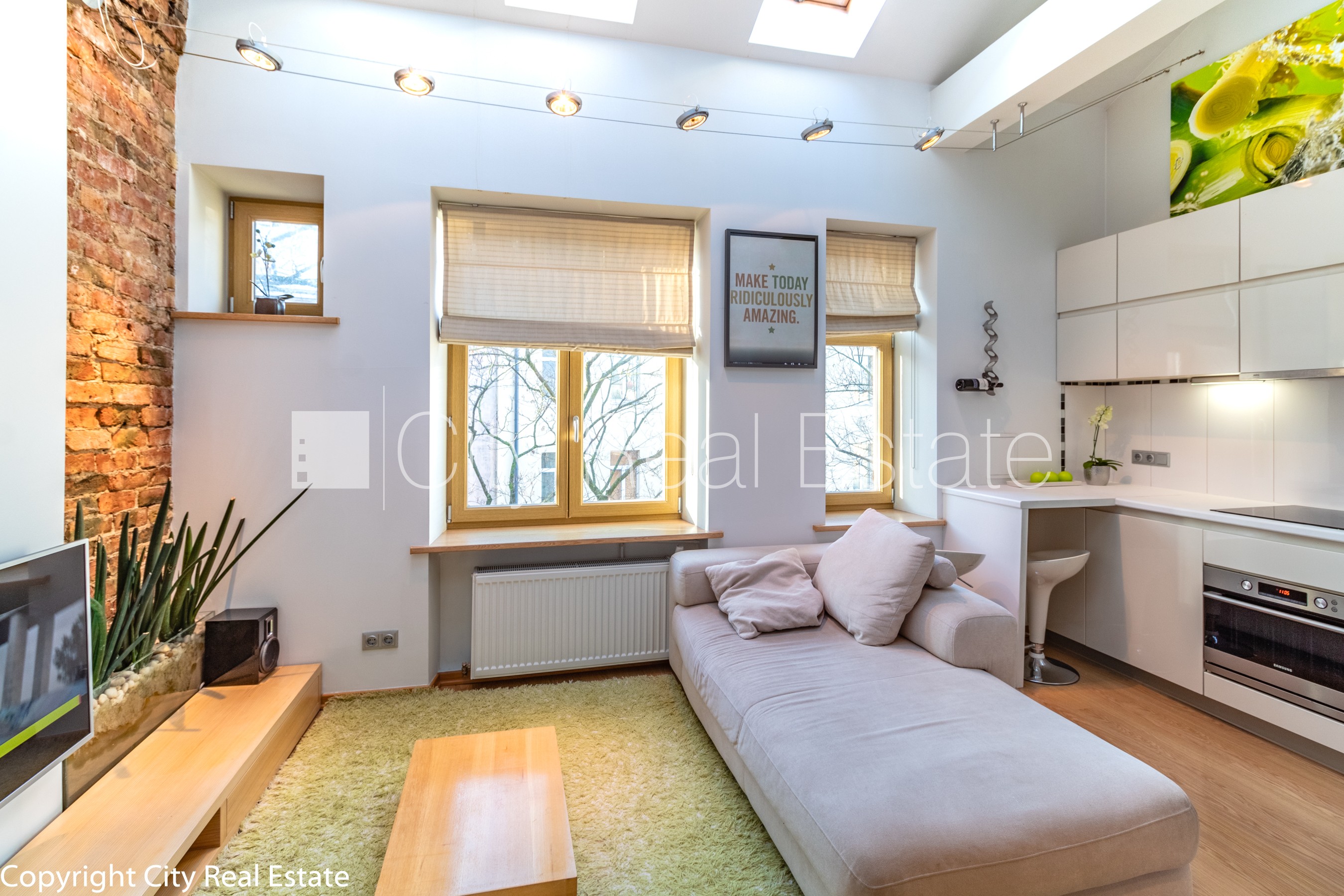 Sludinājumi. Mansards, franču balkons, divstāvīgs, centrālā apkure, koka stikla pakešu logi, jumta logi, Cena: 145000 EUR Foto #1