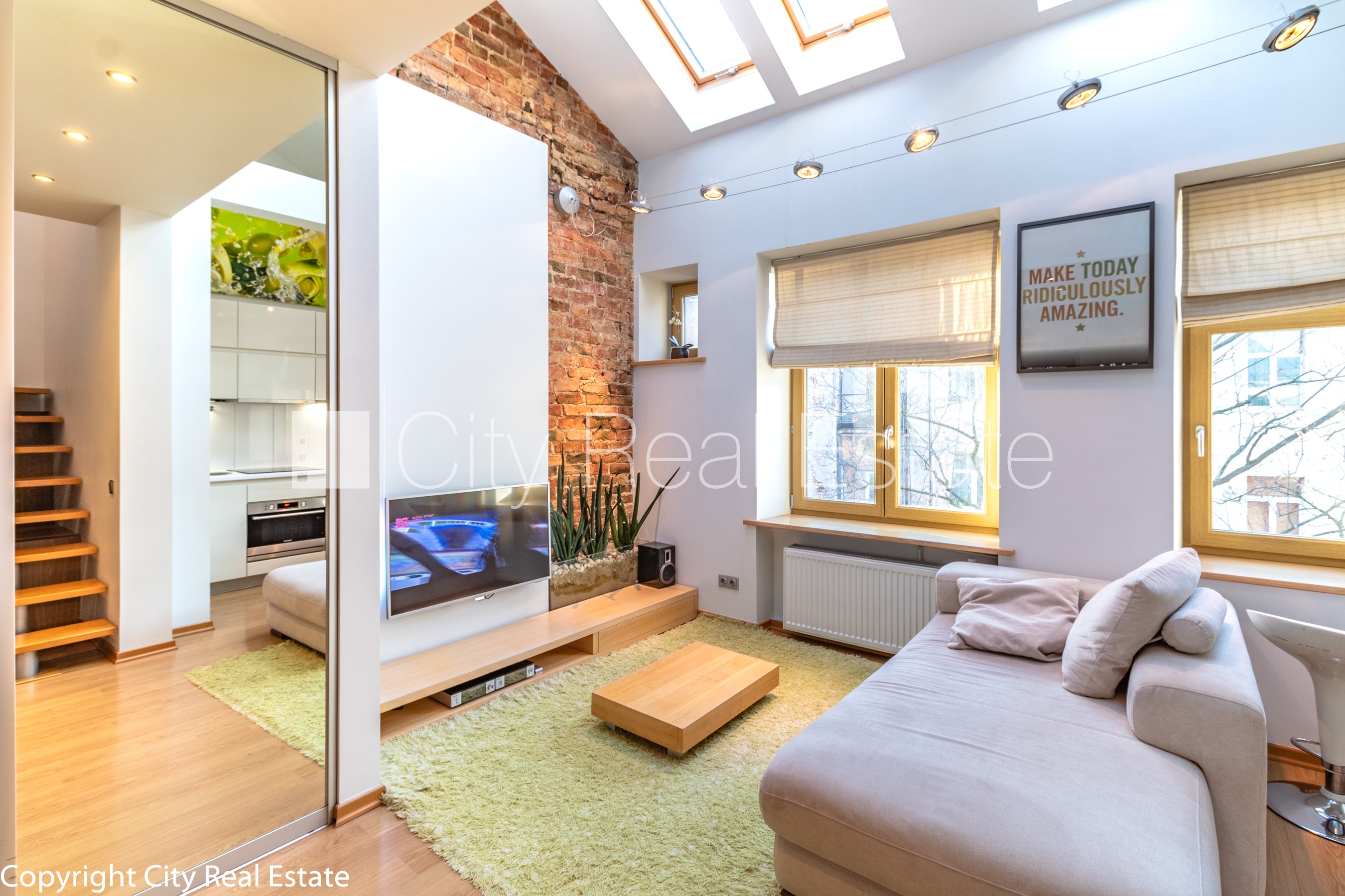 Sludinājumi. Mansards, franču balkons, divstāvīgs, centrālā apkure, koka stikla pakešu logi, jumta logi, Cena: 145000 EUR Foto #2