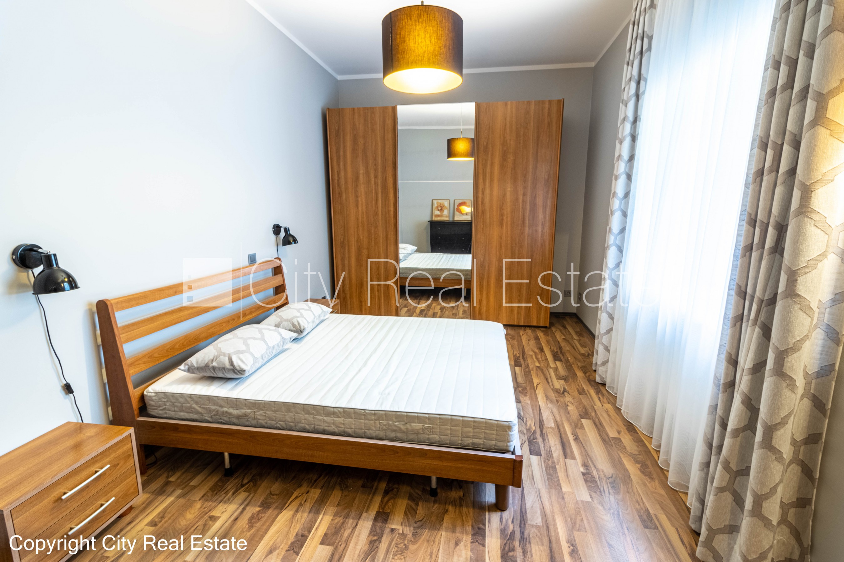 Объявление. Дом во дворе, реновированный дом, апартаменты люкс, балкон, окна выходят в обе стороны дома, Цена: 250000 EUR Foto #7