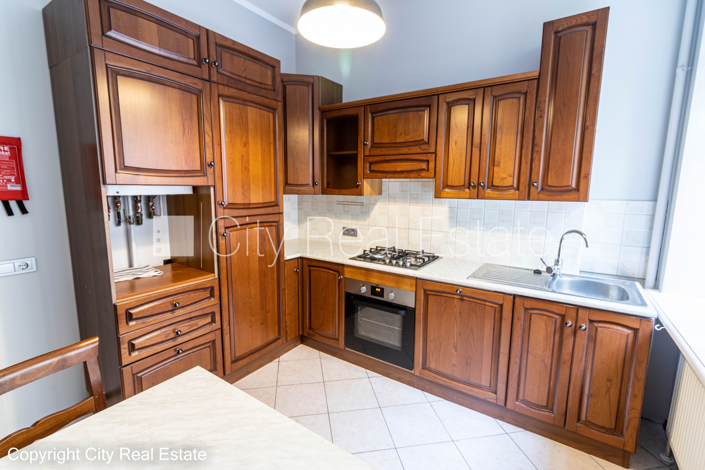 Объявление. Дом во дворе, реновированный дом, апартаменты люкс, балкон, окна выходят в обе стороны дома, Цена: 250000 EUR Foto #9