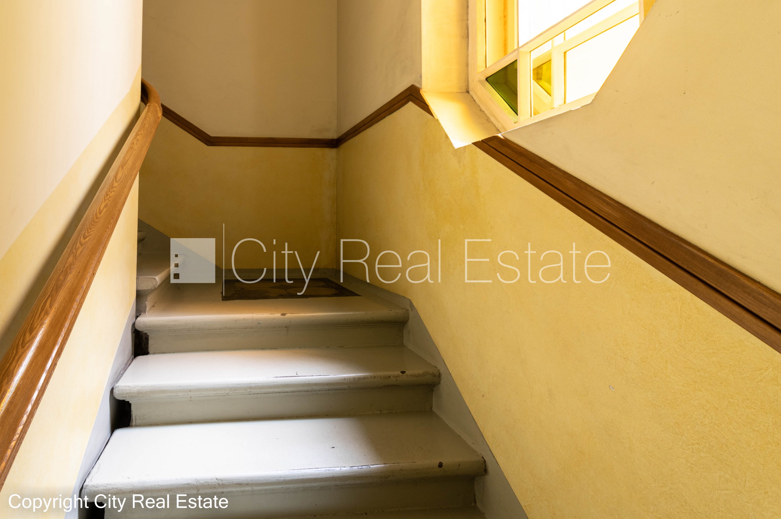 Объявление. Дом во дворе, реновированный дом, апартаменты люкс, балкон, окна выходят в обе стороны дома, Цена: 250000 EUR Foto #18