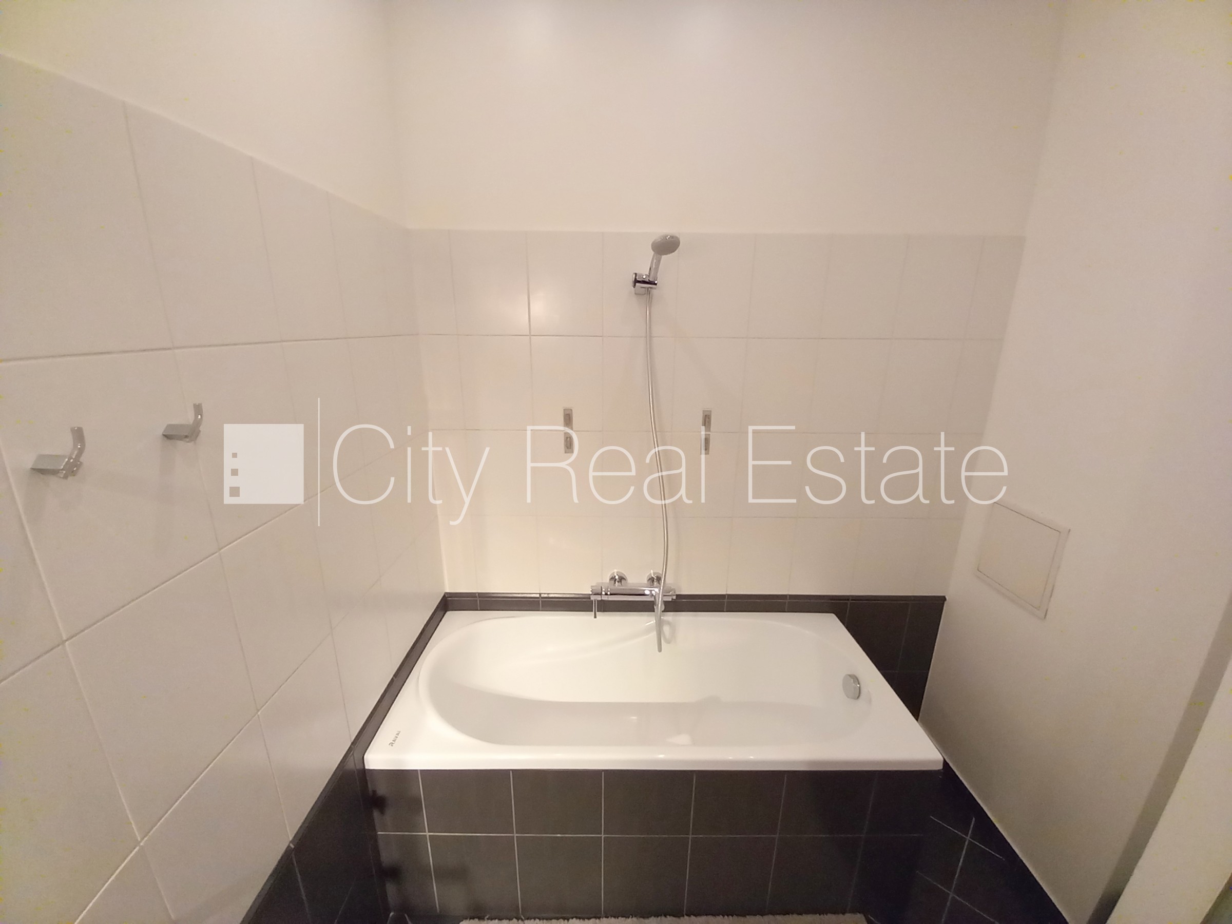 Sludinājumi. Projekts - Dārzaugļu 1, fasādes māja, renovēta māja, dzelzsbetona starp stāvu pārsegumi, gāzbetona Cena: 145000 EUR Foto #11