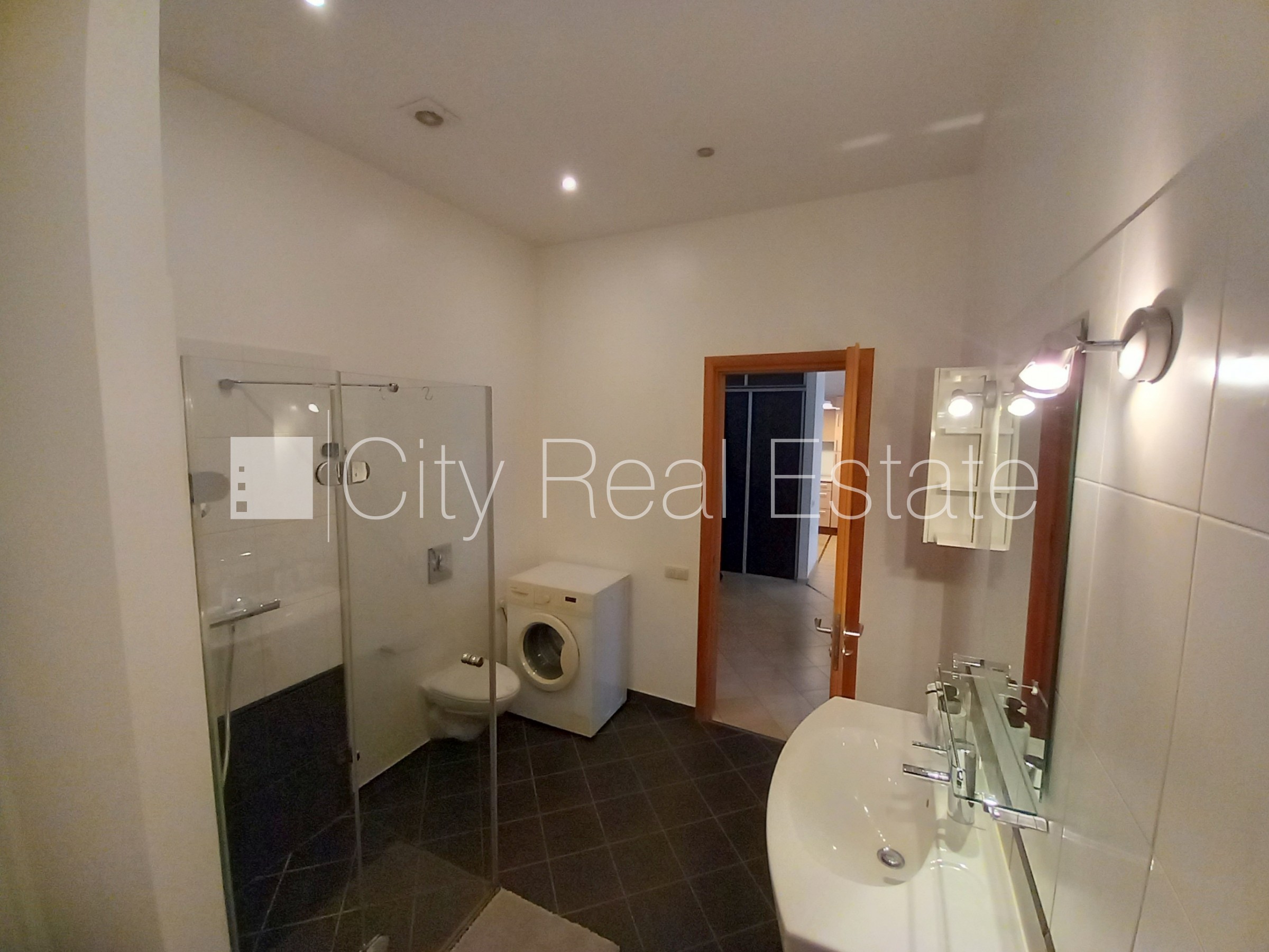 Sludinājumi. Projekts - Dārzaugļu 1, fasādes māja, renovēta māja, dzelzsbetona starp stāvu pārsegumi, gāzbetona Cena: 145000 EUR Foto #13