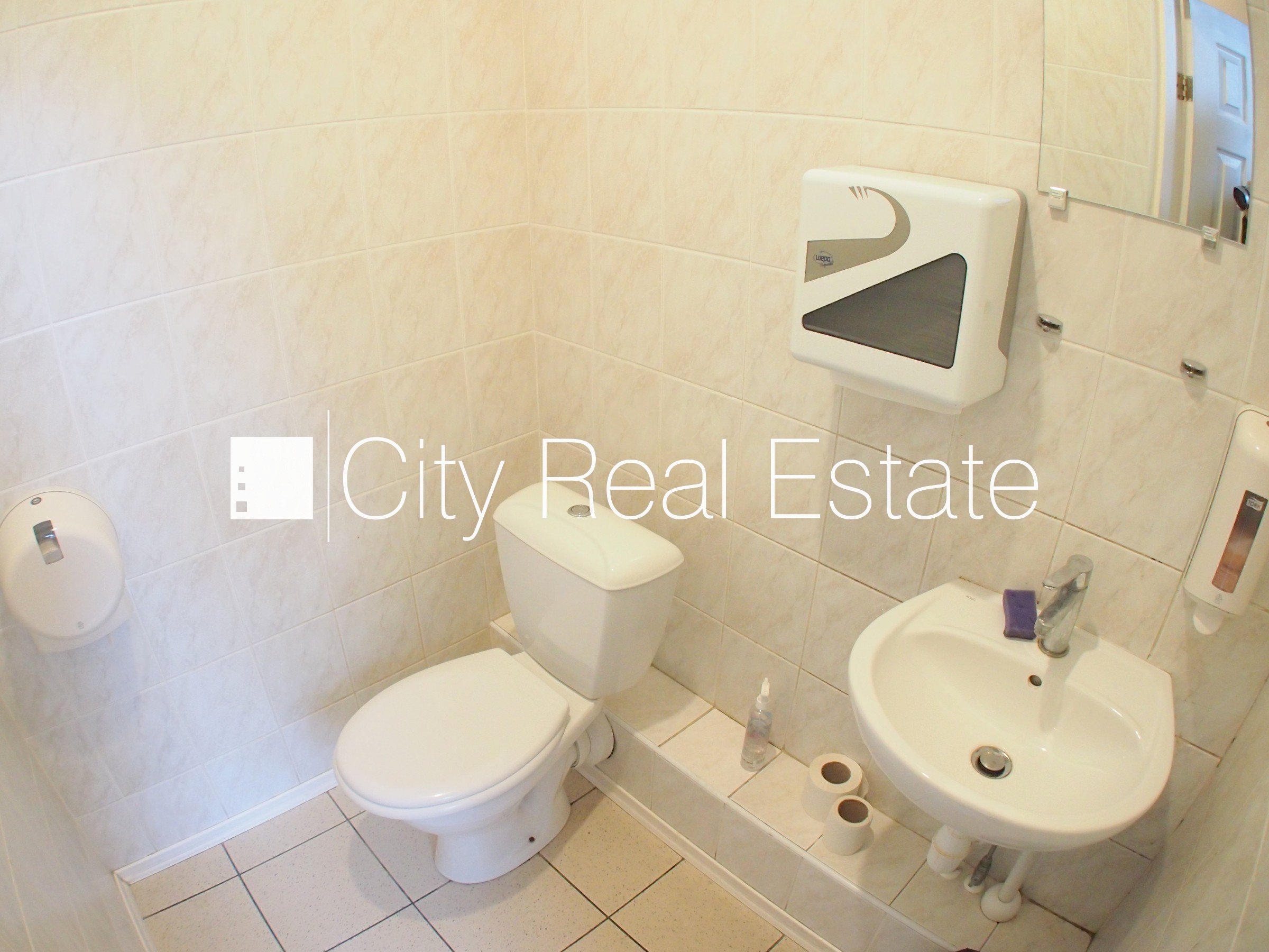 Sludinājumi. Fasādes māja, restaurēta māja, ieeja no ielas un pagalma, ir lifts, istabas izolētas, viena istaba Cena: 485 EUR/mēn Foto #11