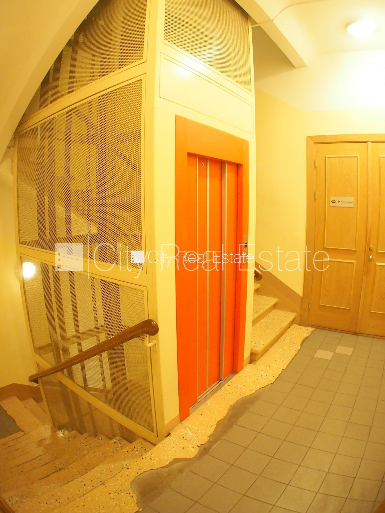 Sludinājumi. Fasādes māja, restaurēta māja, ieeja no ielas un pagalma, ir lifts, istabas izolētas, viena istaba Cena: 485 EUR/mēn Foto #12