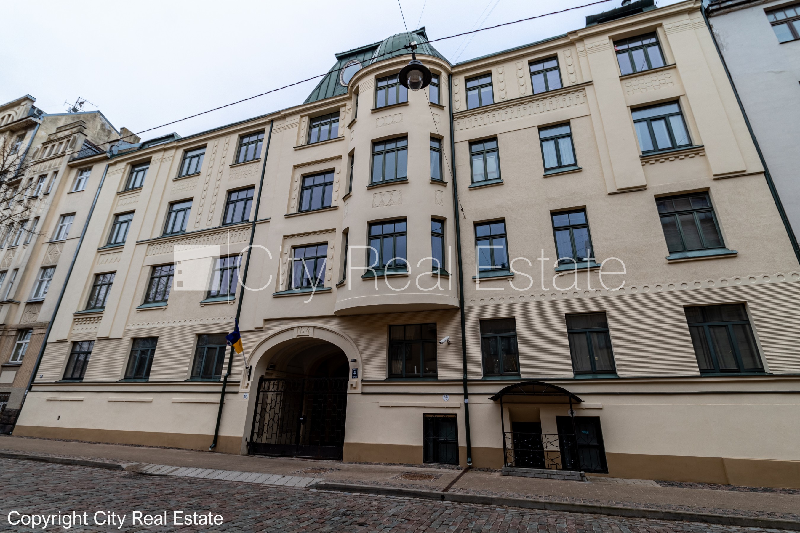 Sludinājumi. Pagalma ēka, renovēta māja, slēgts pagalms, ieeja no pagalma, ir lifts, kāpņu telpa pēc kosmētiskā Cena: 600 EUR/mēn Foto #23