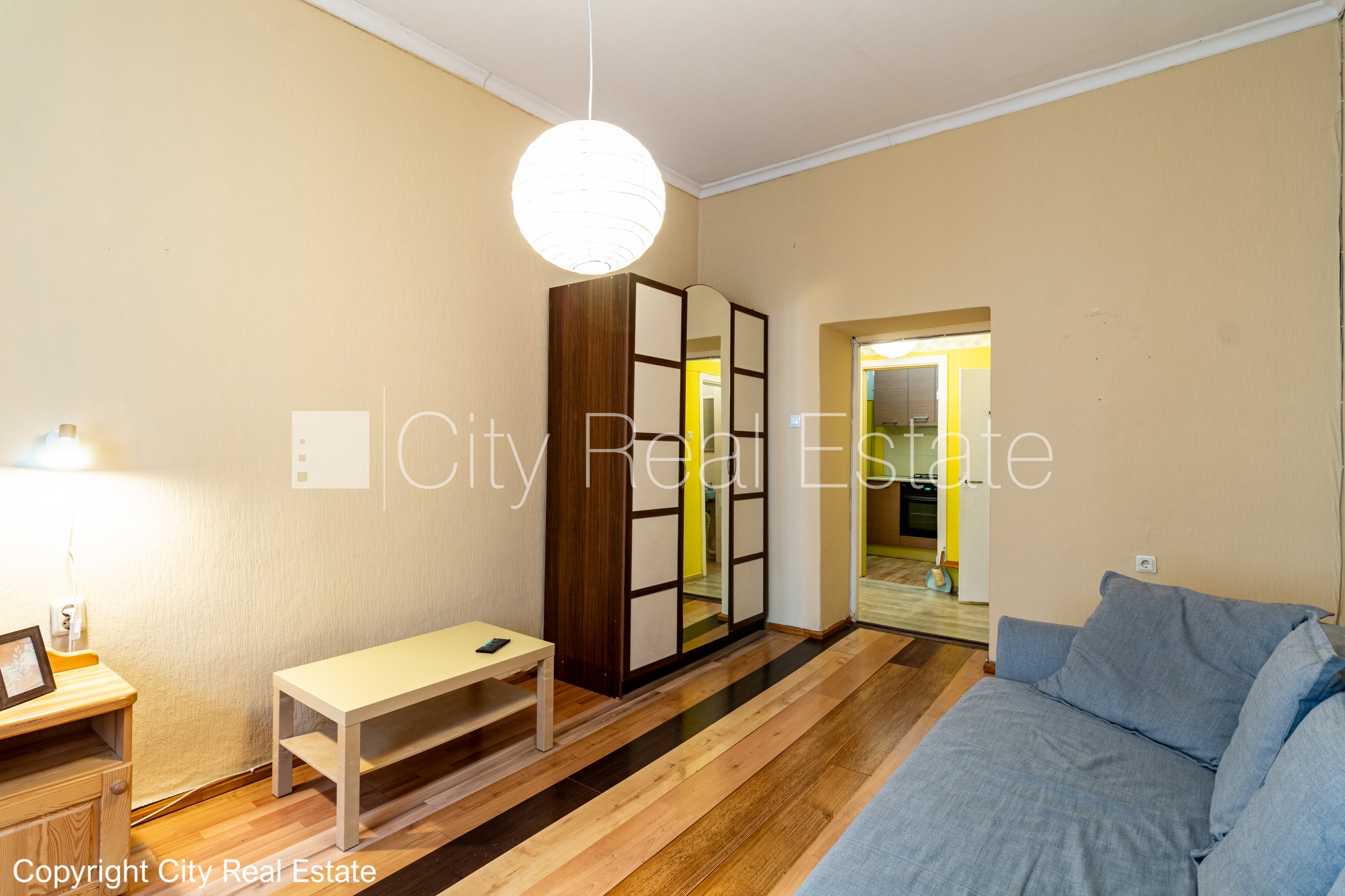 Sludinājumi. Pagalma ēka, renovēta māja, slēgts pagalms, ieeja no pagalma, ir lifts, kāpņu telpa pēc kosmētiskā Cena: 600 EUR/mēn Foto #5