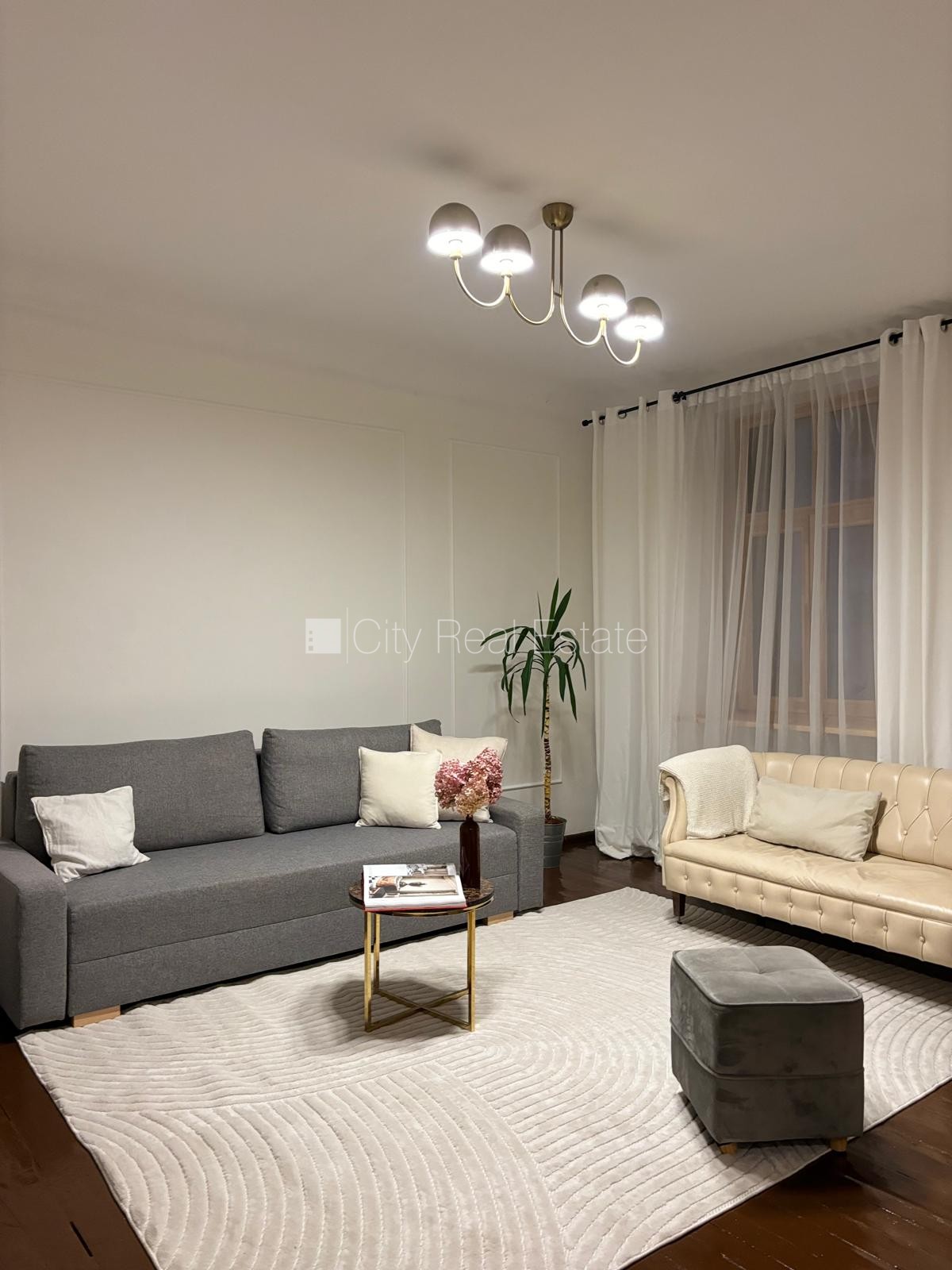 Sludinājumi. Fasādes māja, restaurēta māja, labiekārtots apzaļumots pagalms, slēgts pagalms, vieta vairākām Cena: 89000 EUR Foto #3