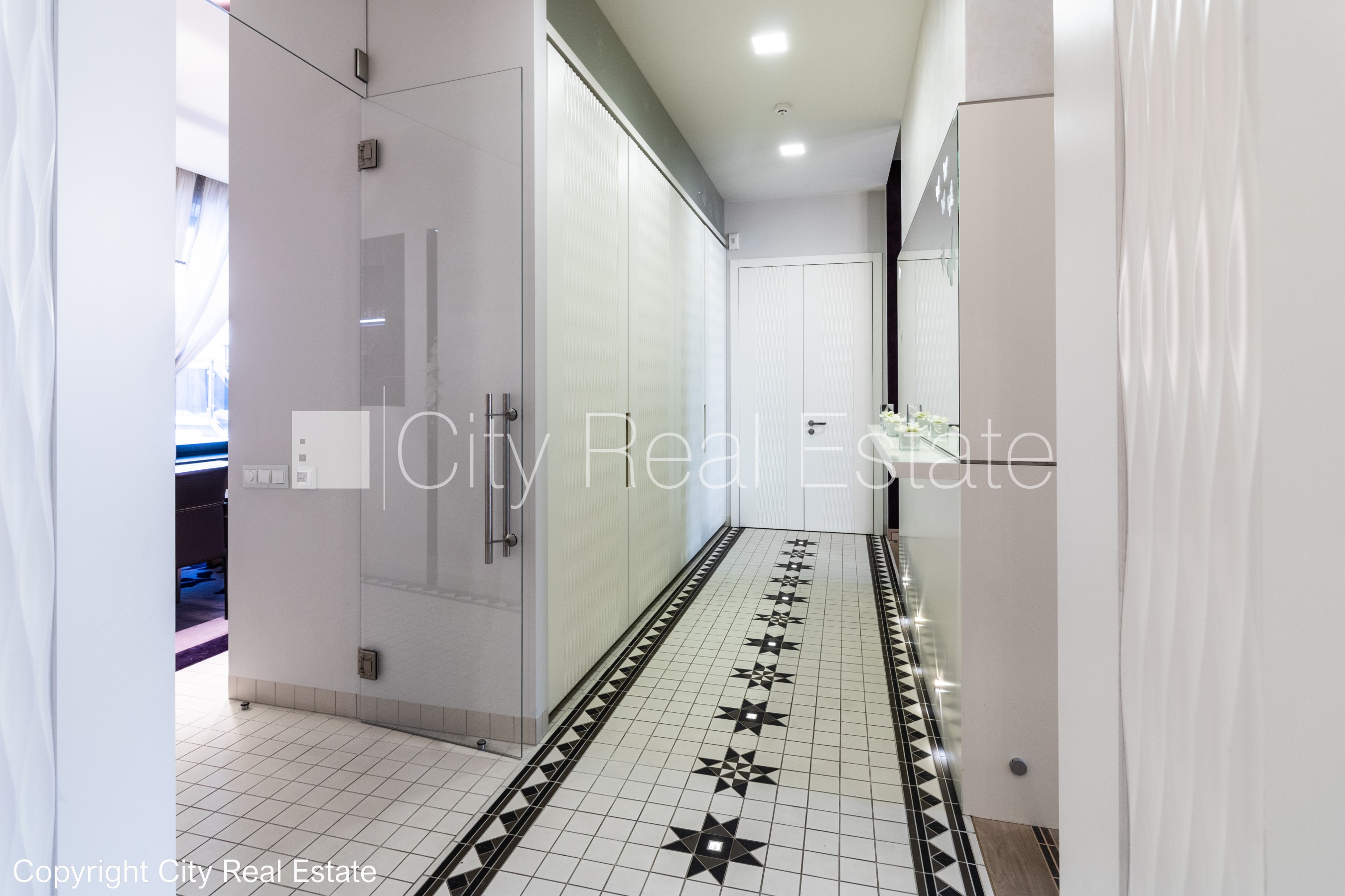 Sludinājumi. Projekts - Elizabetes 10 B, zeme īpašumā, fasādes māja, renovēta māja, ķieģeļu mūra sienas, fasāde Cena: 590000 EUR Foto #11