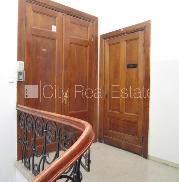 Объявление. Фасадный дом, вход с улицы, лифт, лестничная клетка после капитального ремонта, балкон, Цена: 1200 EUR/мес. Foto #7