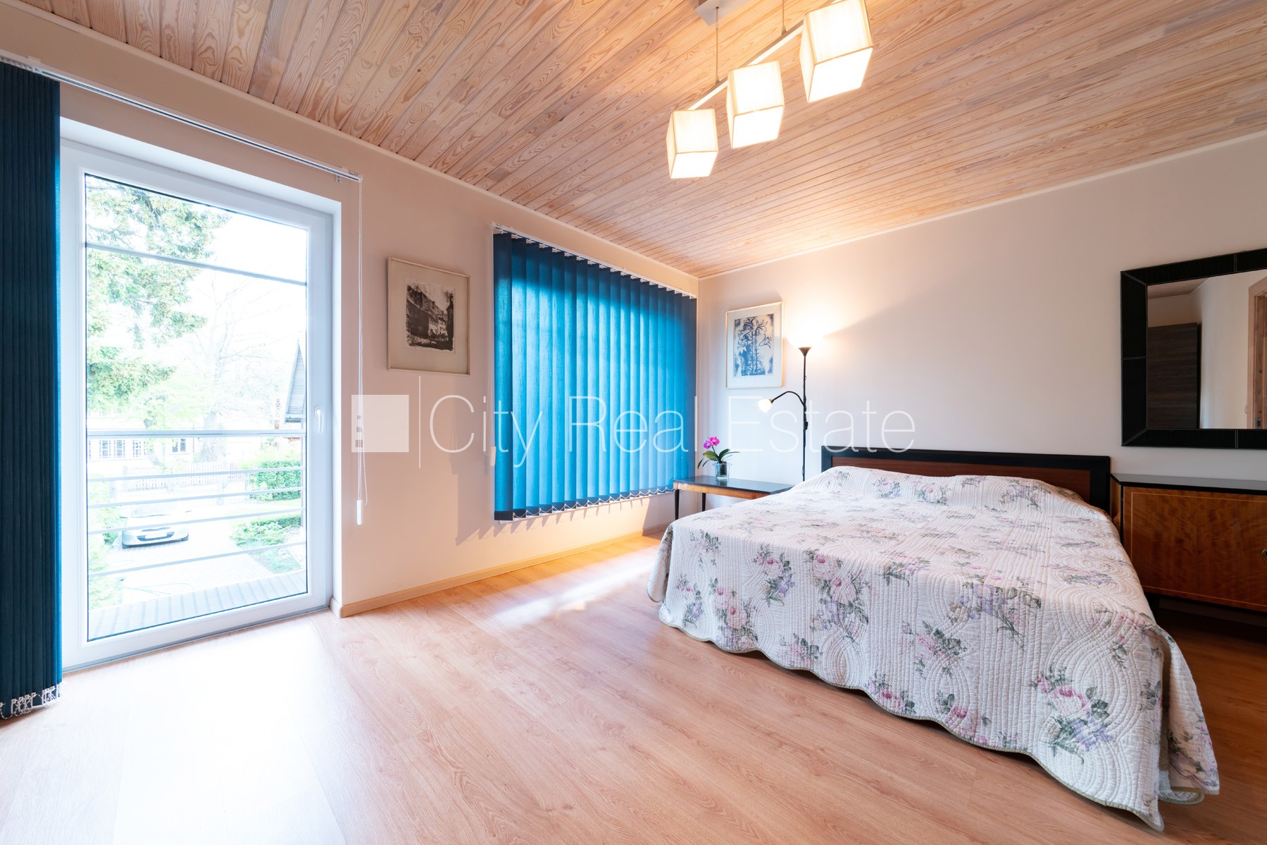Sludinājumi. Dvīņu māja, labiekārtots apzaļumots pagalms, vieta automašīnai, balkons, guļamistabu skaits 2 gab., Cena: 1800 EUR/mēn Foto #8