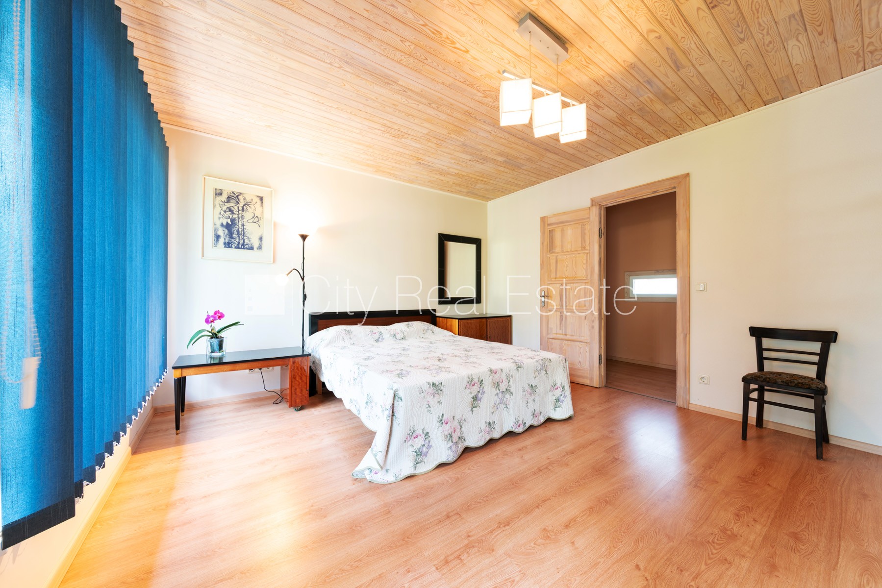 Sludinājumi. Dvīņu māja, labiekārtots apzaļumots pagalms, vieta automašīnai, balkons, guļamistabu skaits 2 gab., Cena: 1800 EUR/mēn Foto #7