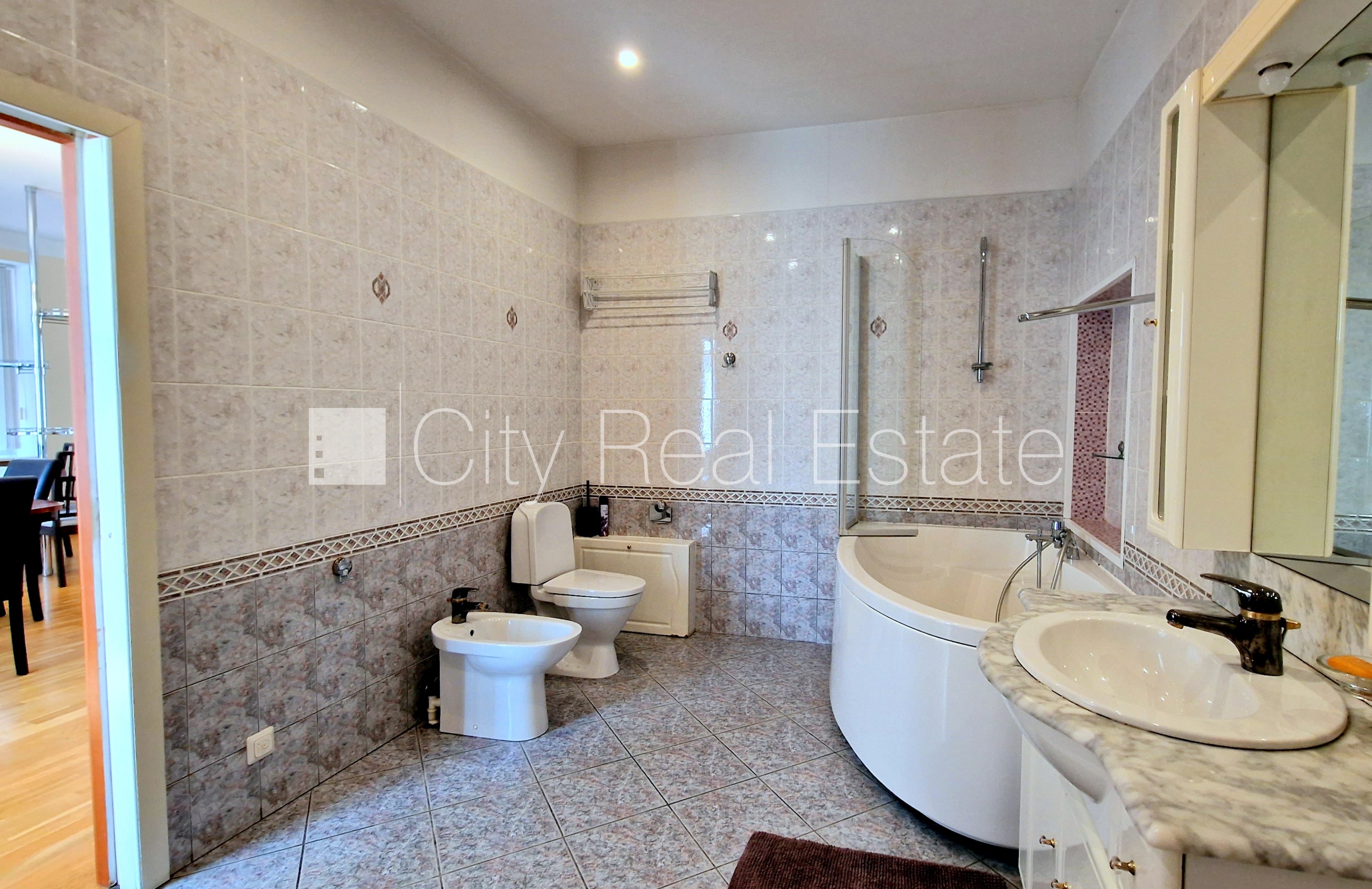 Sludinājumi. Zeme īpašumā, fasādes māja, renovēta māja, ķieģeļu mūra sienas, fasāde ar dekoratīvo apmetumu, Cena: 610000 EUR Foto #8