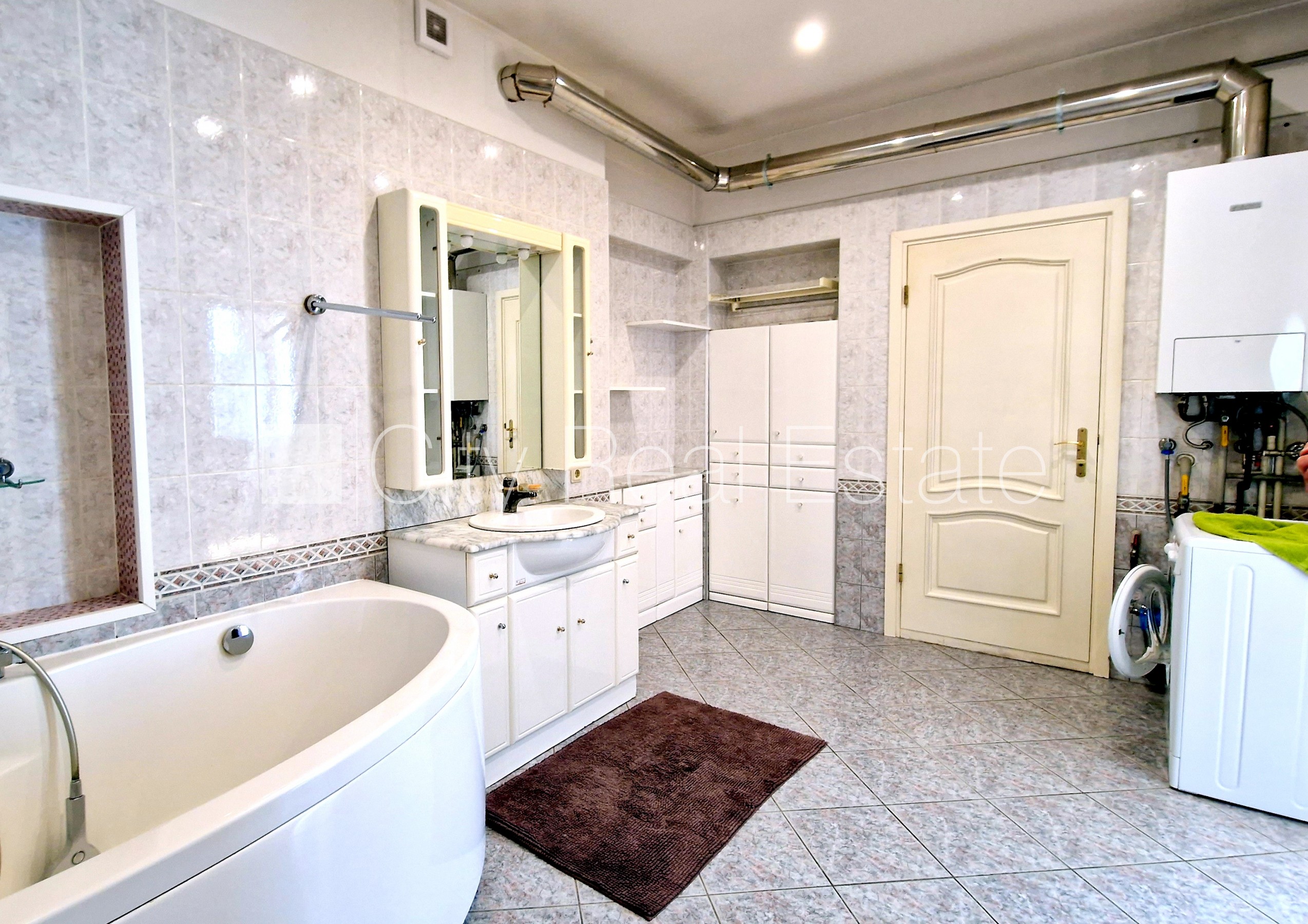 Sludinājumi. Zeme īpašumā, fasādes māja, renovēta māja, ķieģeļu mūra sienas, fasāde ar dekoratīvo apmetumu, Cena: 610000 EUR Foto #7