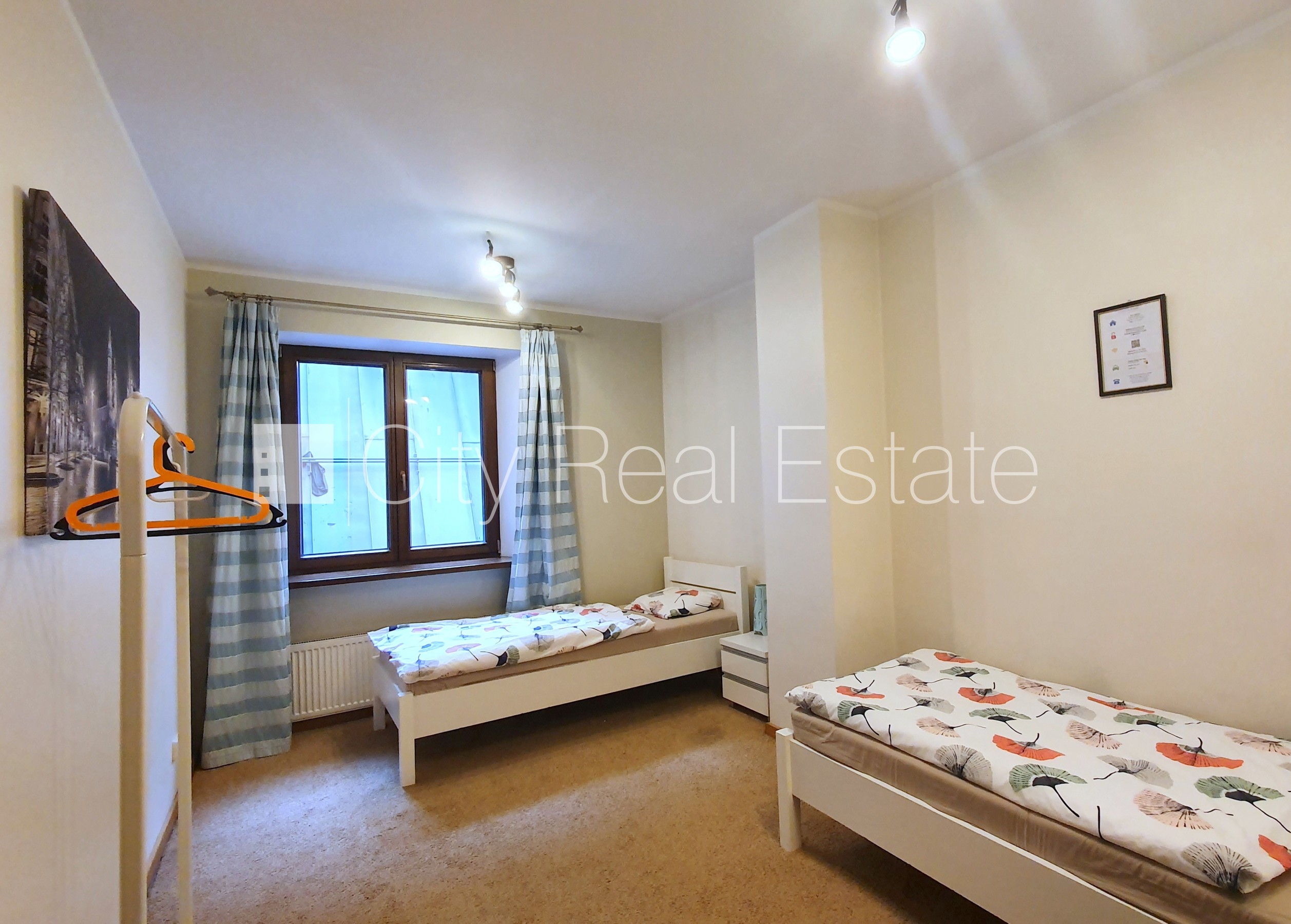 Sludinājumi. Zeme īpašumā, fasādes māja, renovēta māja, bruģēts piebraucamais ceļš, slēgts pagalms, ieeja no Cena: 272000 EUR Foto #15