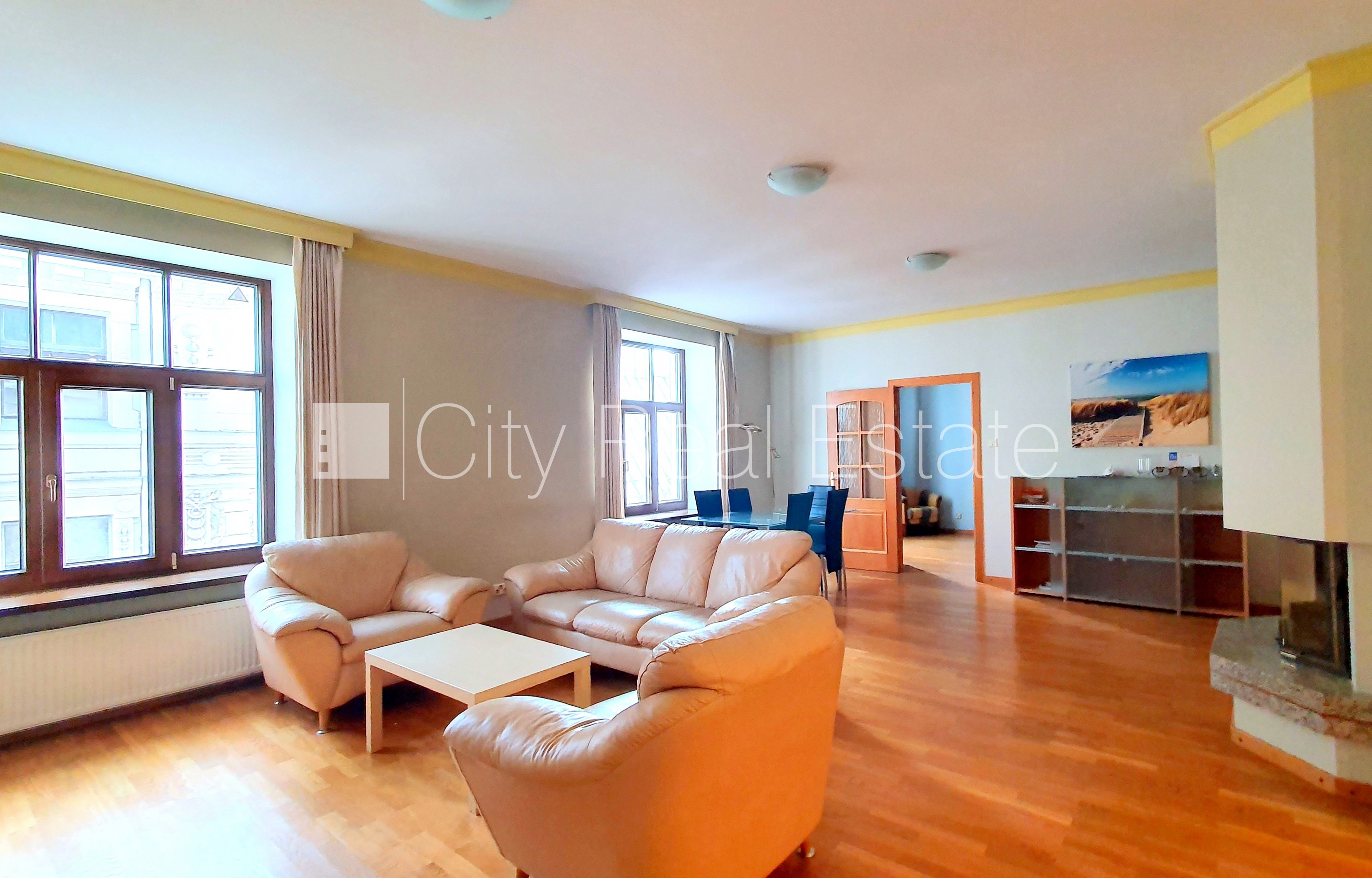 Sludinājumi. Zeme īpašumā, fasādes māja, renovēta māja, bruģēts piebraucamais ceļš, slēgts pagalms, ieeja no Cena: 272000 EUR Foto #7