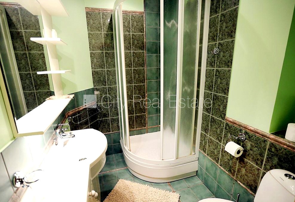 Sludinājumi. Zeme īpašumā, fasādes māja, renovēta māja, bruģēts piebraucamais ceļš, slēgts pagalms, ieeja no Cena: 272000 EUR Foto #24