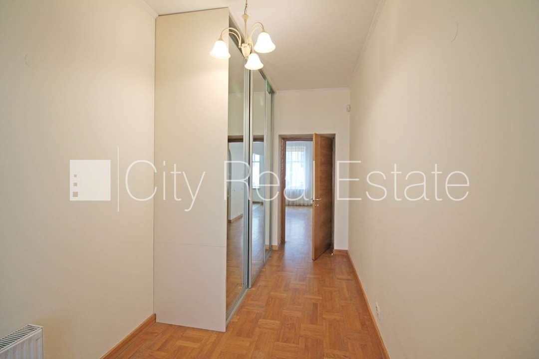 Sludinājumi. Fasādes māja, renovēta māja, slēgts pagalms, ir lifts, kāpņu telpa pēc kapitālā remonta, balkons, Cena: 848 EUR/mēn Foto #10