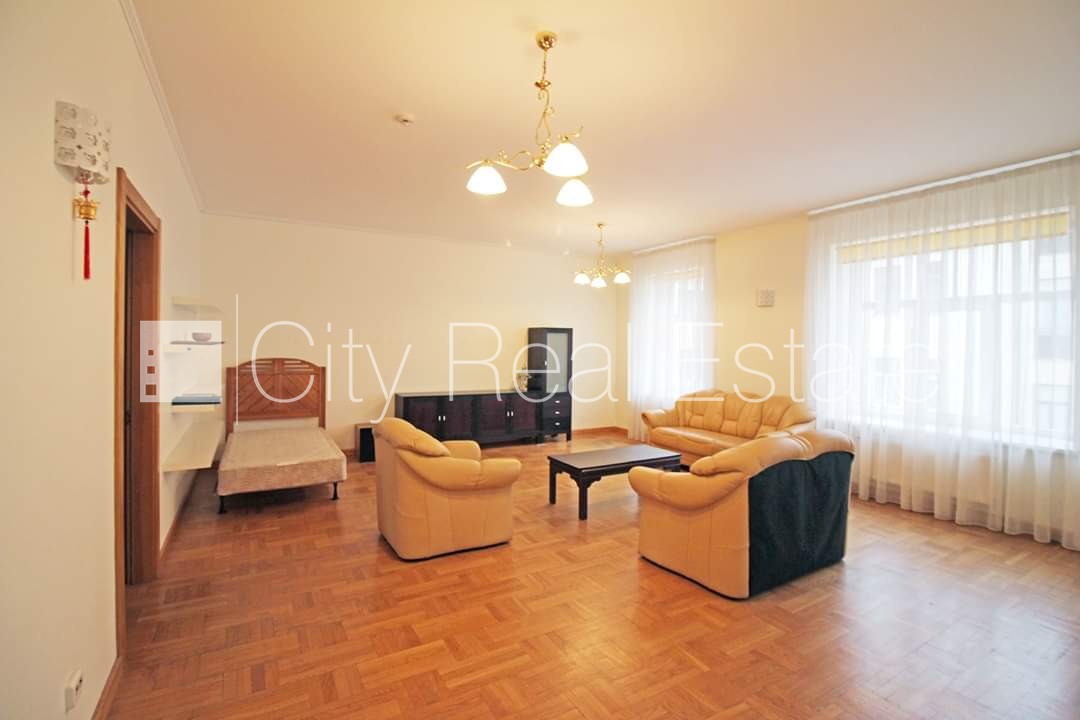 Sludinājumi. Fasādes māja, renovēta māja, slēgts pagalms, ir lifts, kāpņu telpa pēc kapitālā remonta, balkons, Cena: 848 EUR/mēn Foto #3