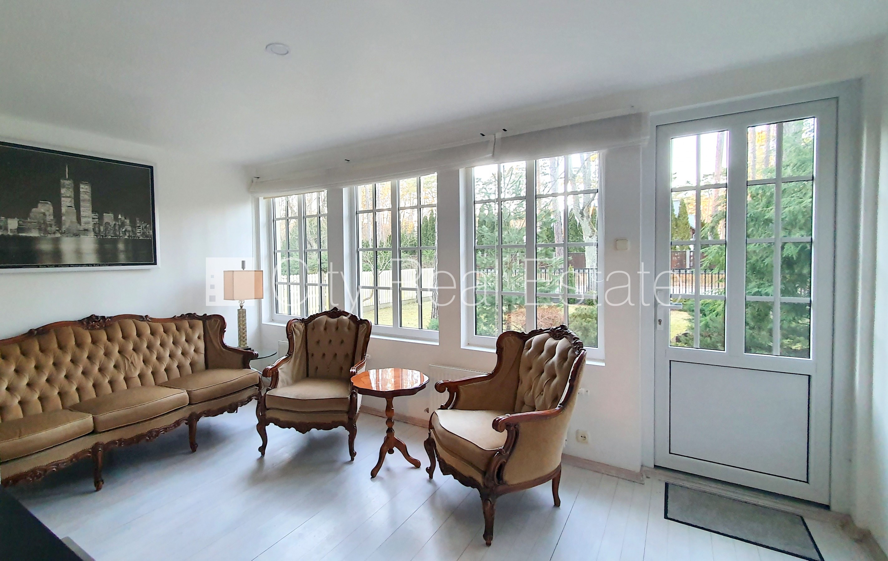 Sludinājumi. Renovēta māja, labiekārtots apzaļumots pagalms, iežogota teritorija, terase, veranda, guļamistabu Cena: 2500 EUR/mēn Foto #9