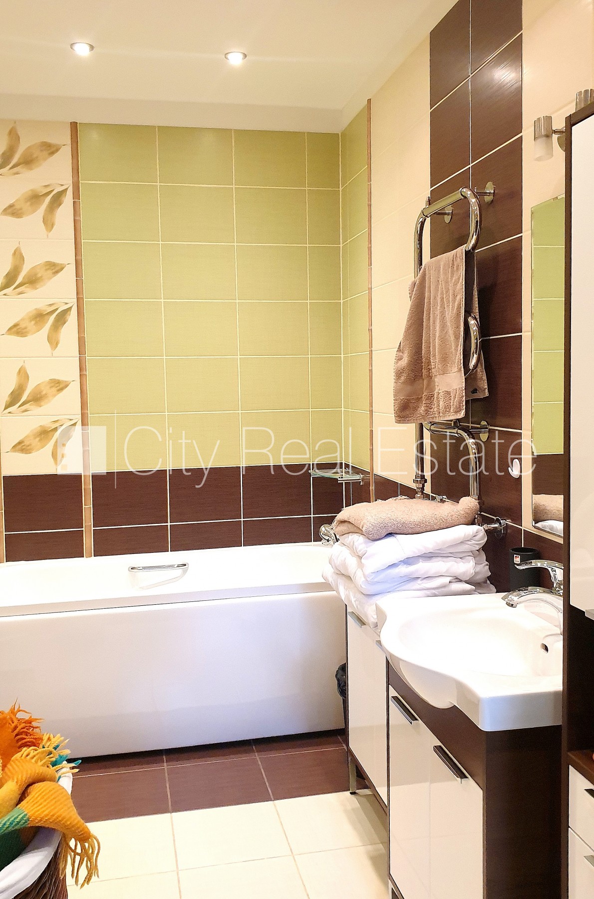 Sludinājumi. Zeme īpašumā, jaunceltne, fasādes māja, ķieģeļu mūra sienas, labiekārtota apzaļumota teritorija Cena: 1.35e+06 EUR Foto #24