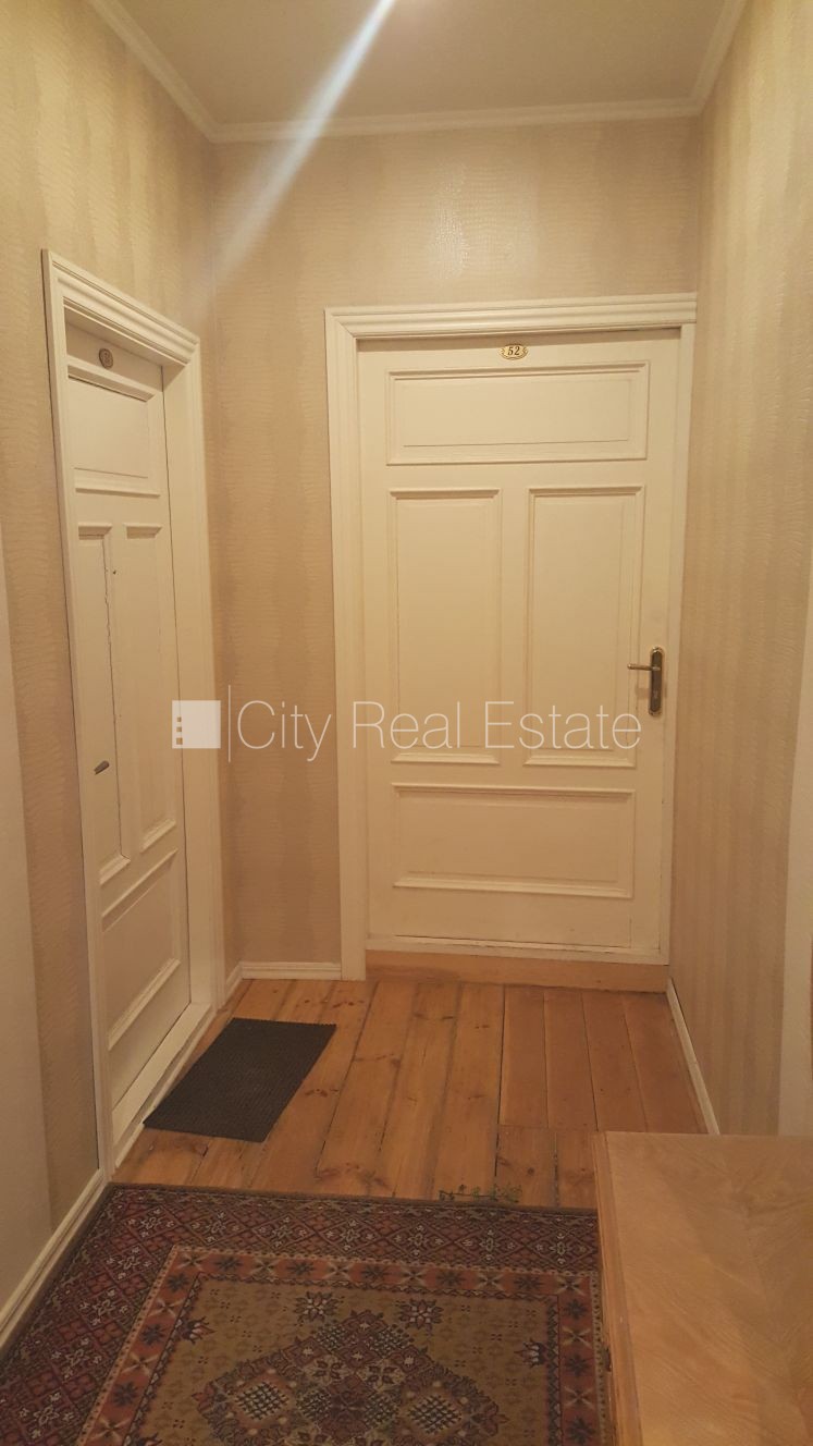 Sludinājumi. Fasādes māja, ir lifts, kāpņu telpa pēc kosmētiskā remonta, studio tipa, virtuve apvienota ar Cena: 500 EUR/mēn Foto #18